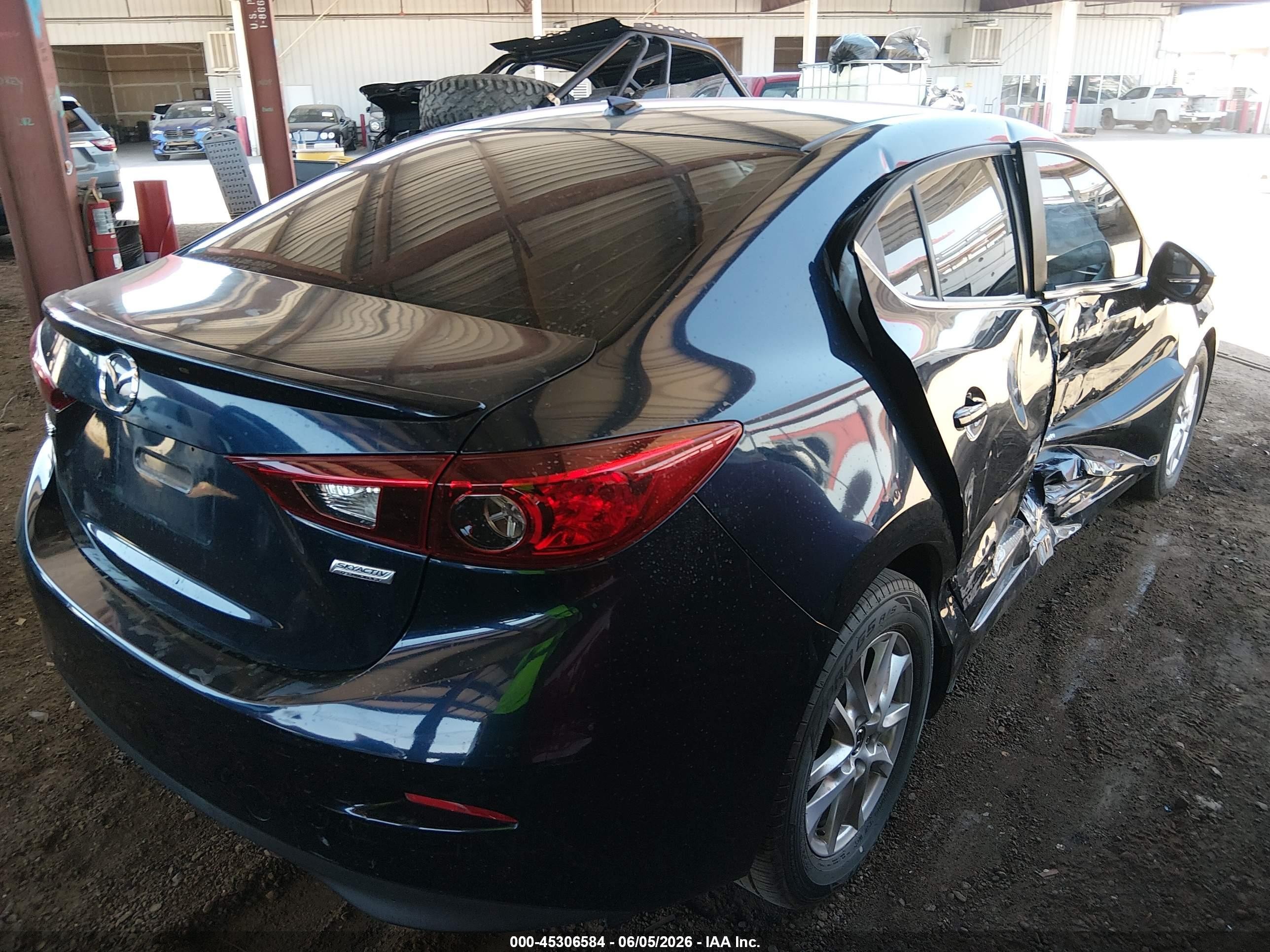 2014 Mazda Mazda3 I Touring Blue vin: JM1BM1V77E1147684