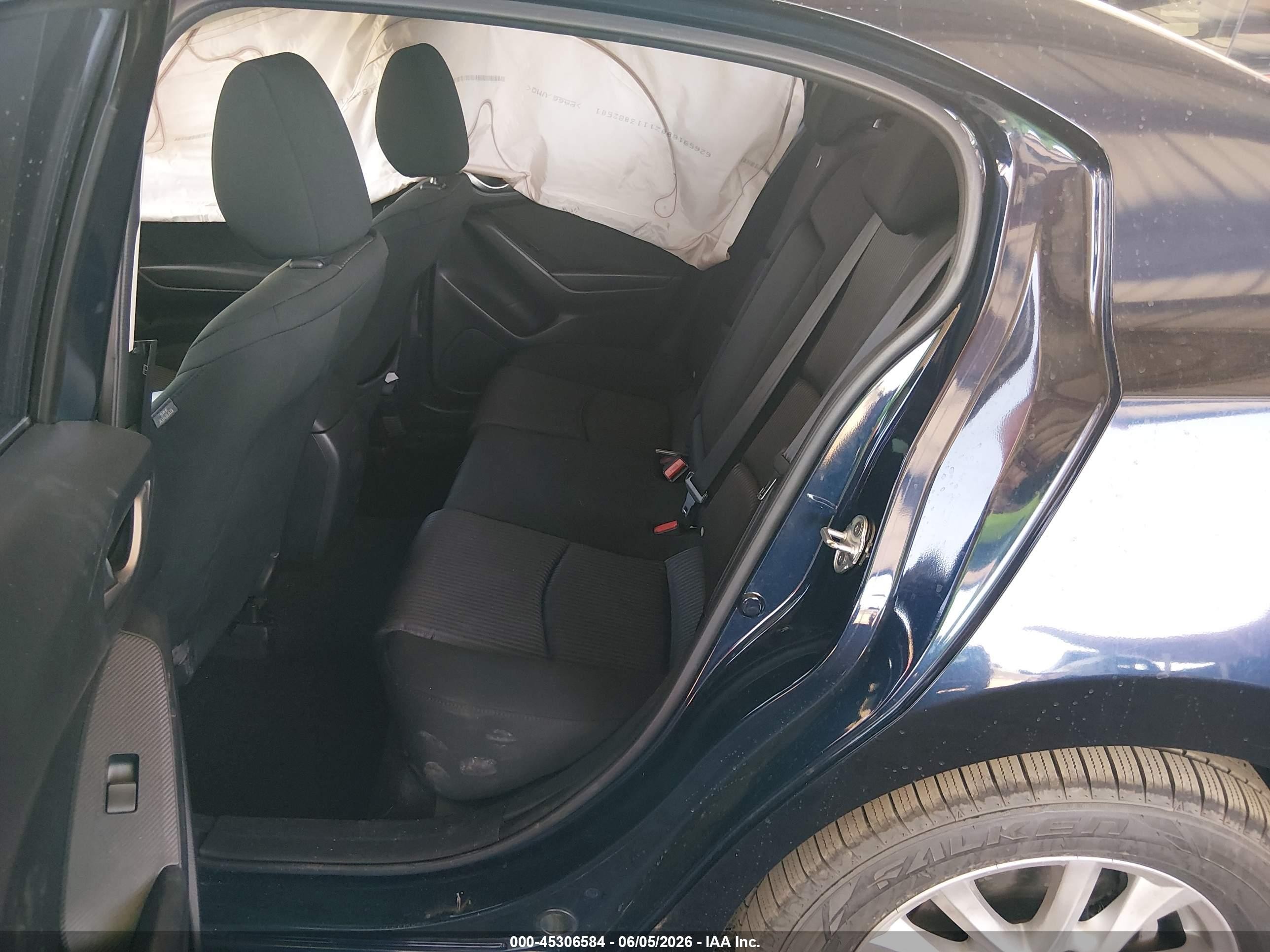 2014 Mazda Mazda3 I Touring Blue vin: JM1BM1V77E1147684