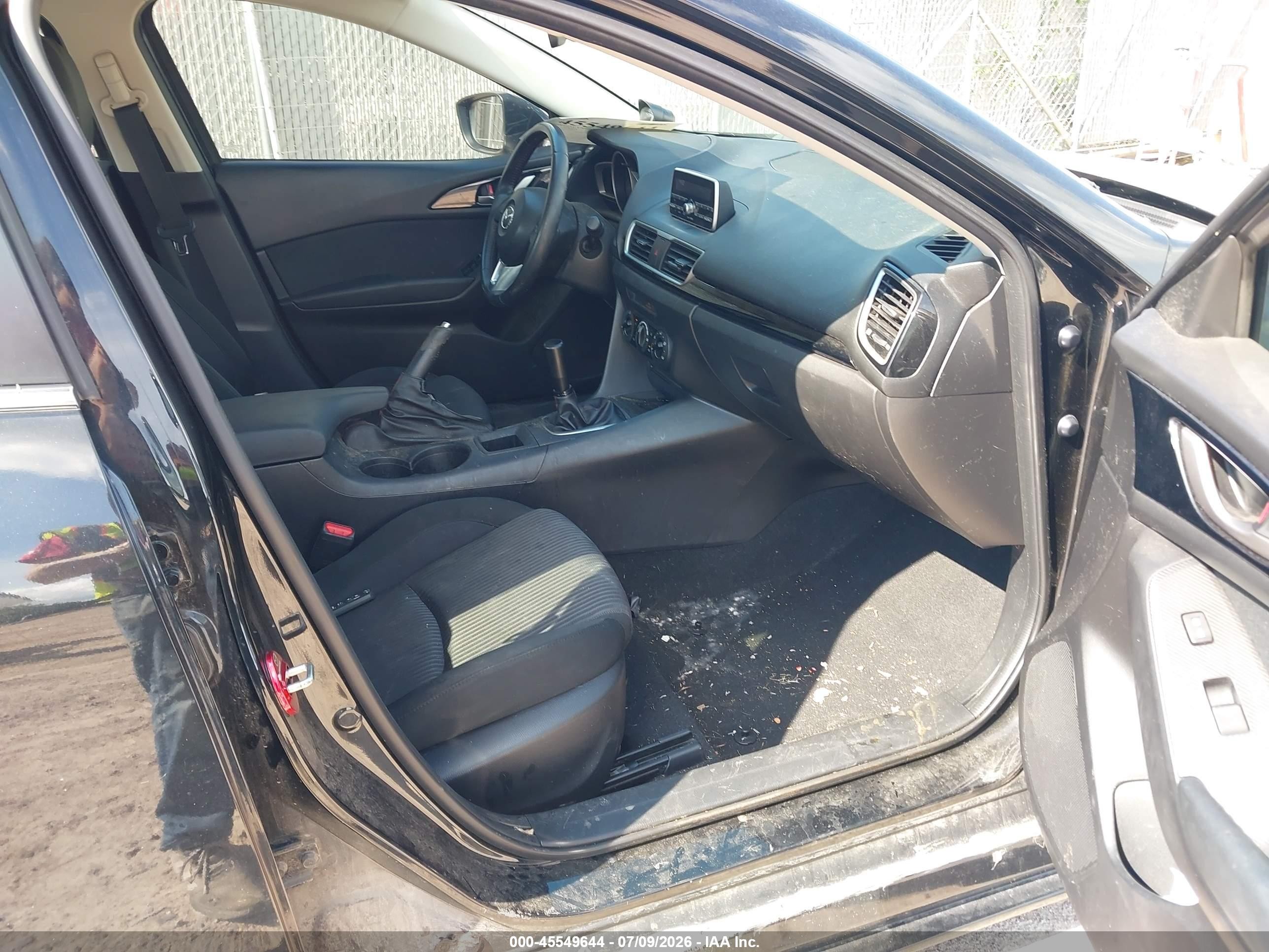 2014 Mazda Mazda3 I Touring Черный vin: JM1BM1V77E1180457