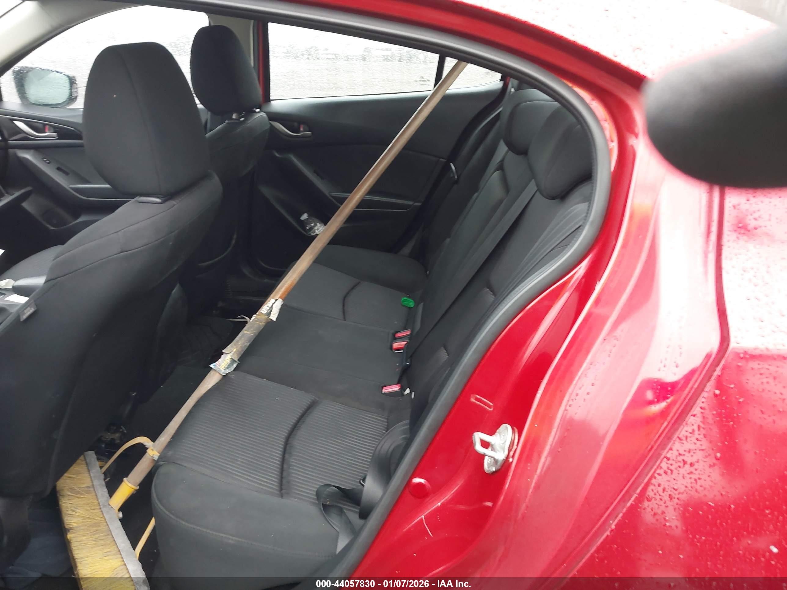 2015 Mazda Mazda3   Красный vin: JM1BM1V77F1220232