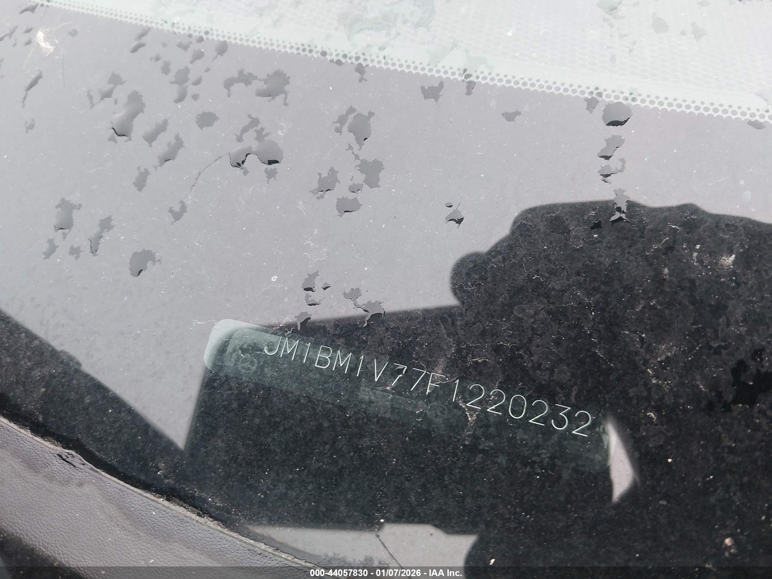 2015 Mazda Mazda3   Красный vin: JM1BM1V77F1220232