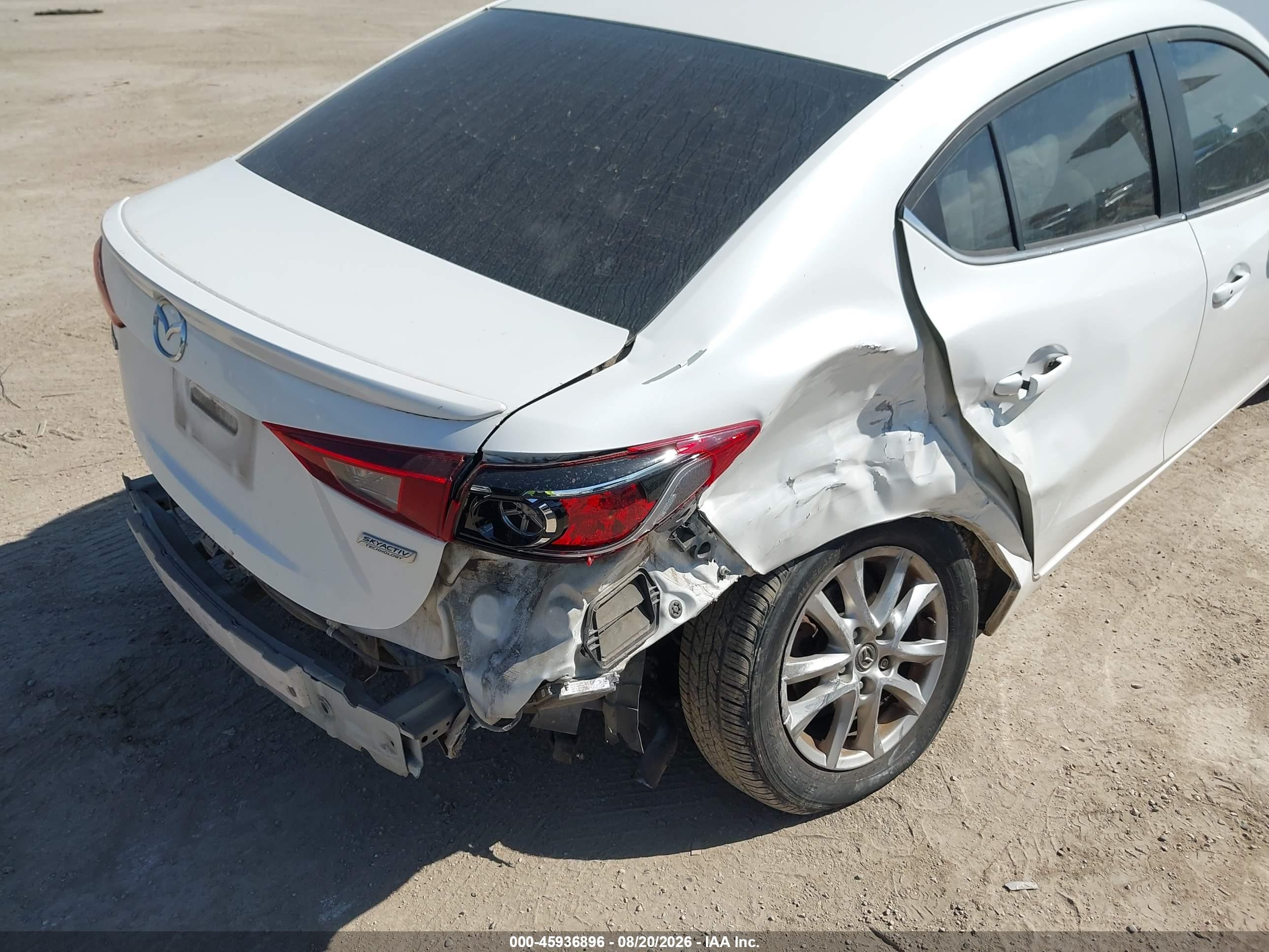2014 Mazda Mazda3 I Touring White vin: JM1BM1V78E1110031