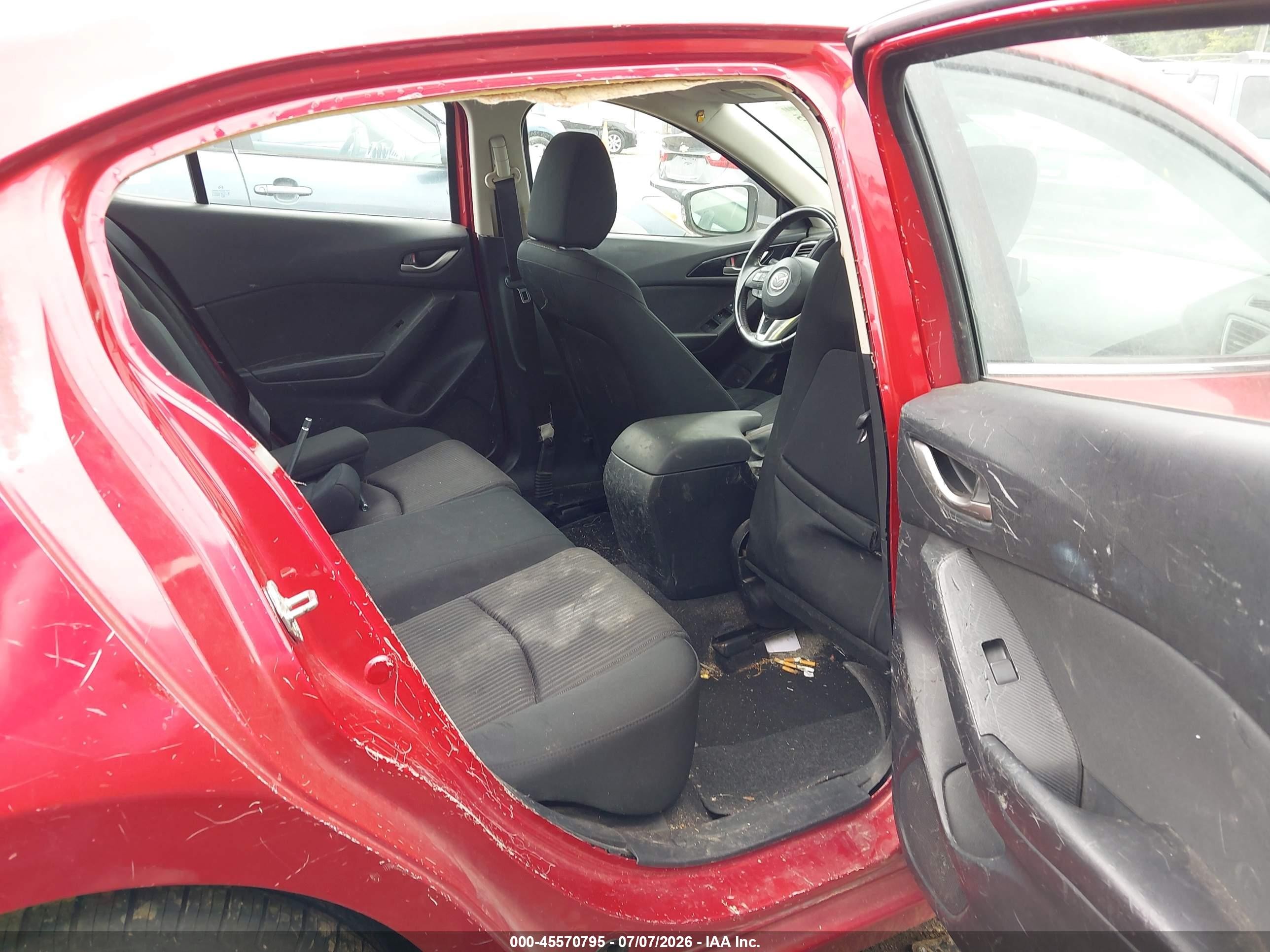 2014 Mazda Mazda3 I Touring Red vin: JM1BM1V78E1122647