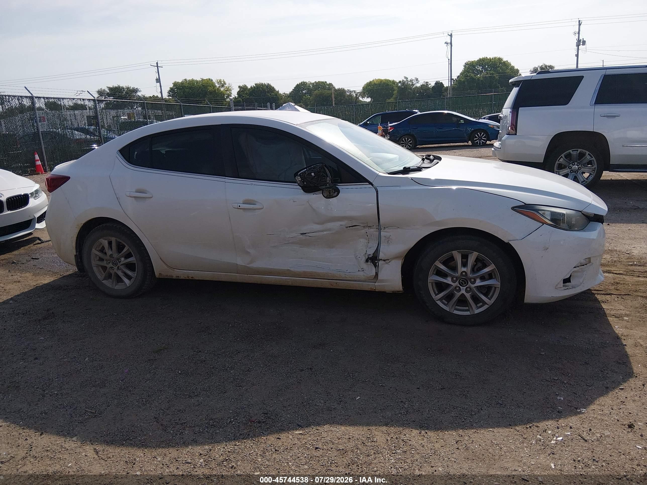 2014 Mazda Mazda3 I Touring White vin: JM1BM1V79E1109440