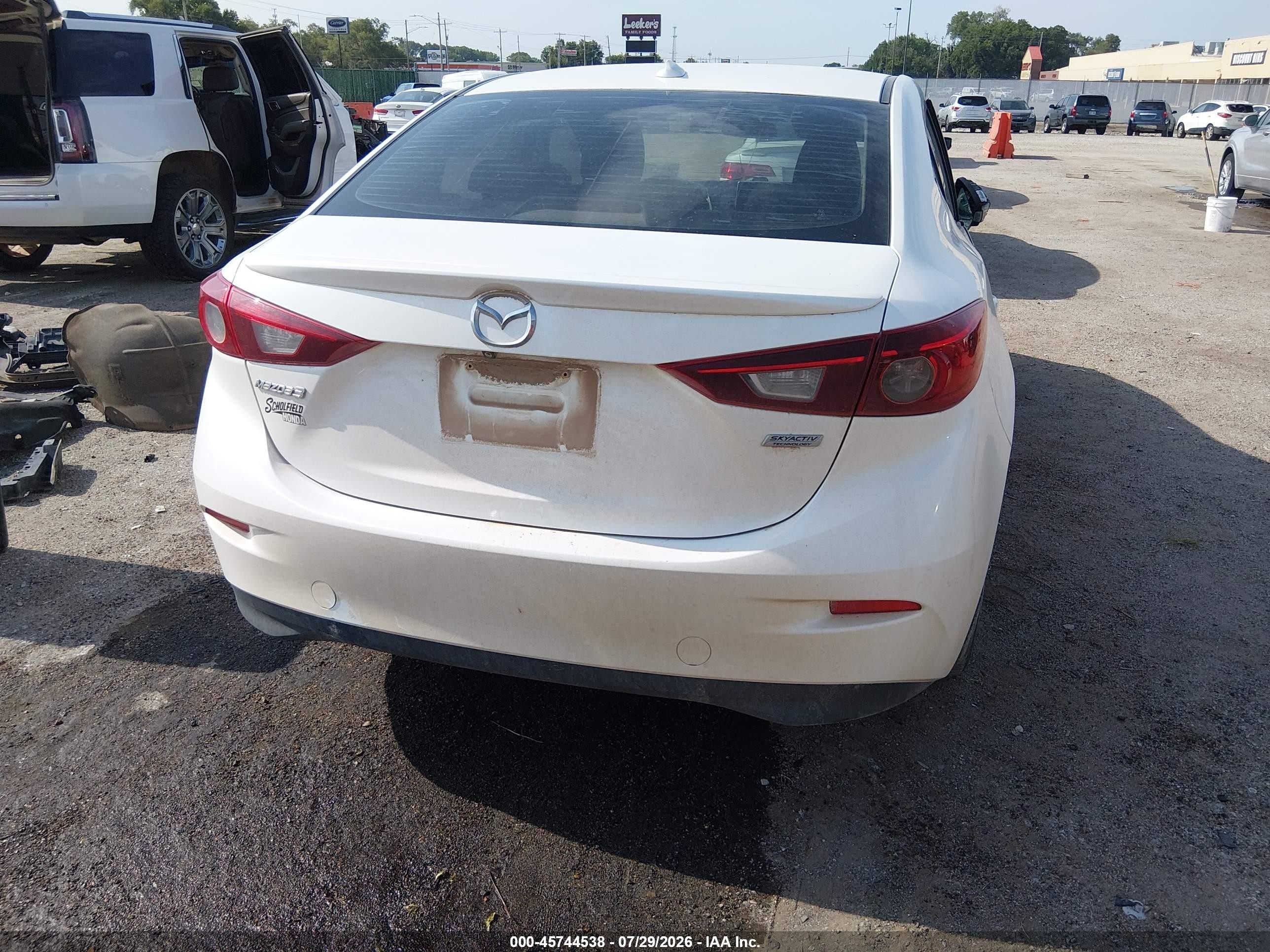 2014 Mazda Mazda3 I Touring White vin: JM1BM1V79E1109440