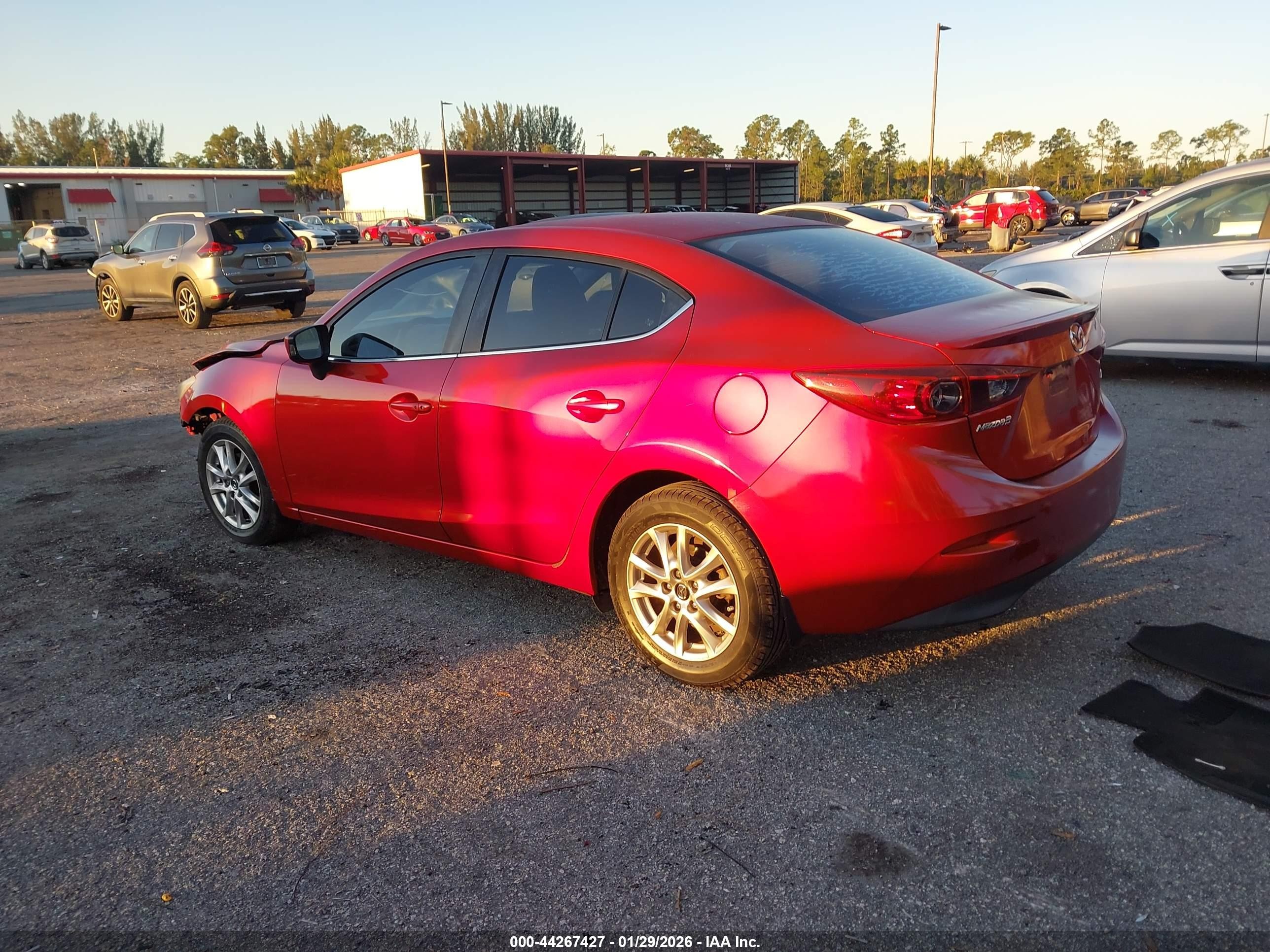 2014 Mazda Mazda3 I Touring Red vin: JM1BM1V79E1215242