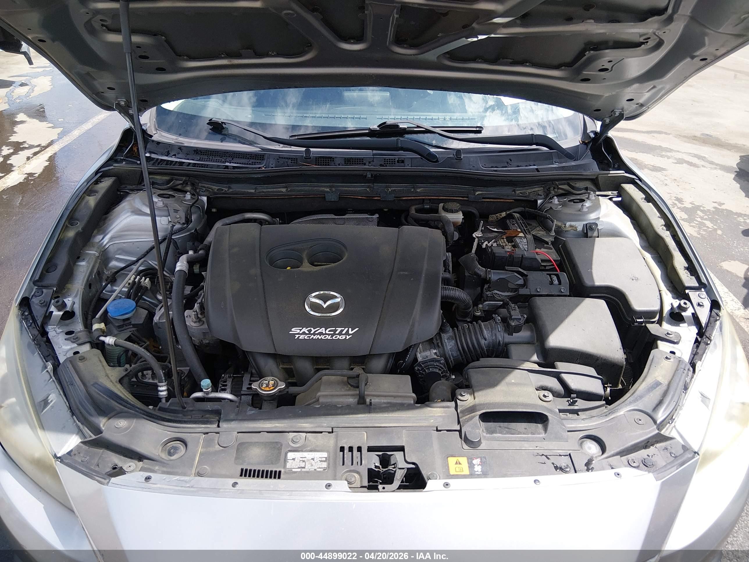 2014 Mazda Mazda3   Silver vin: JM1BM1V7XE1122648