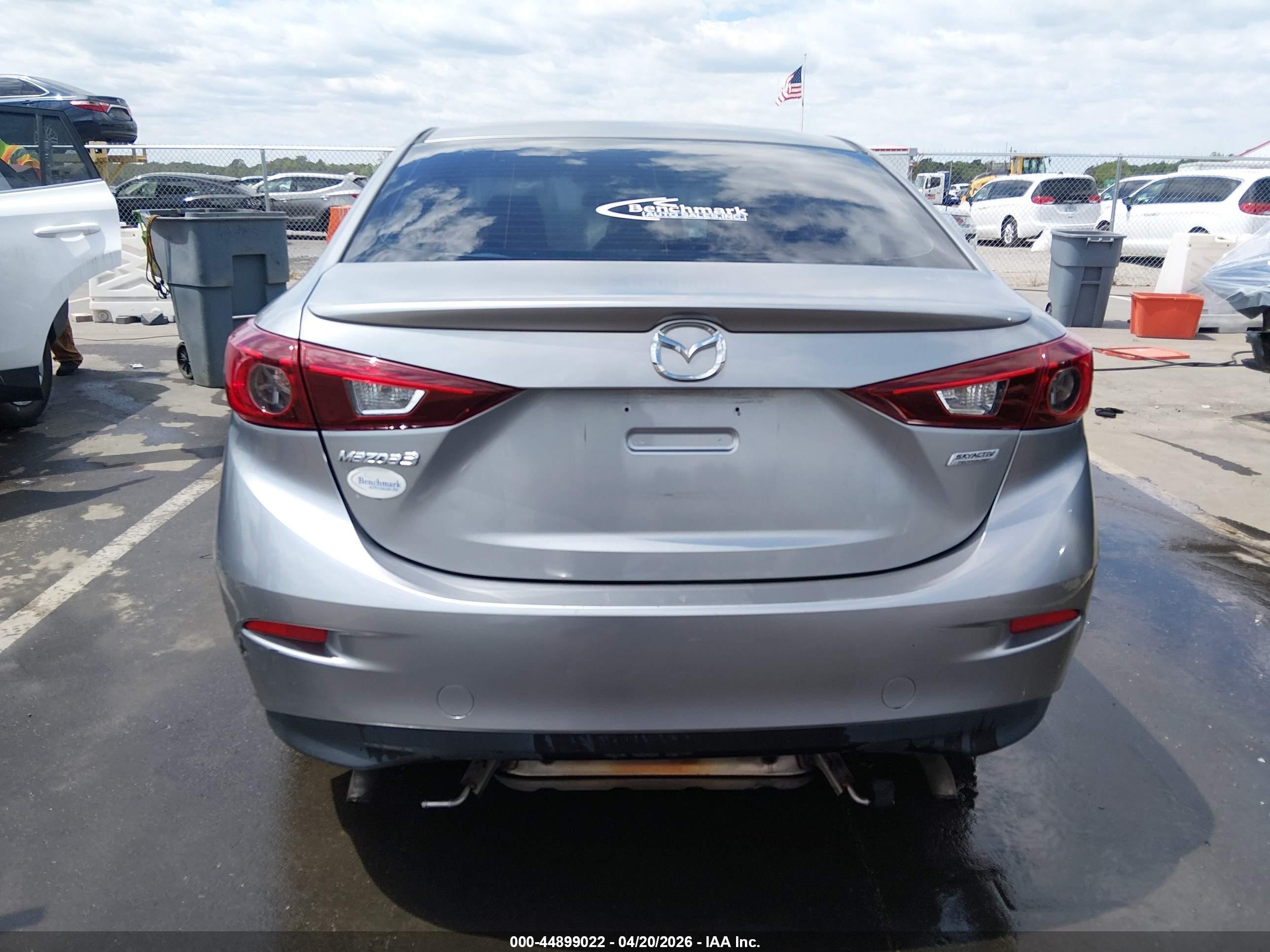 2014 Mazda Mazda3   Silver vin: JM1BM1V7XE1122648