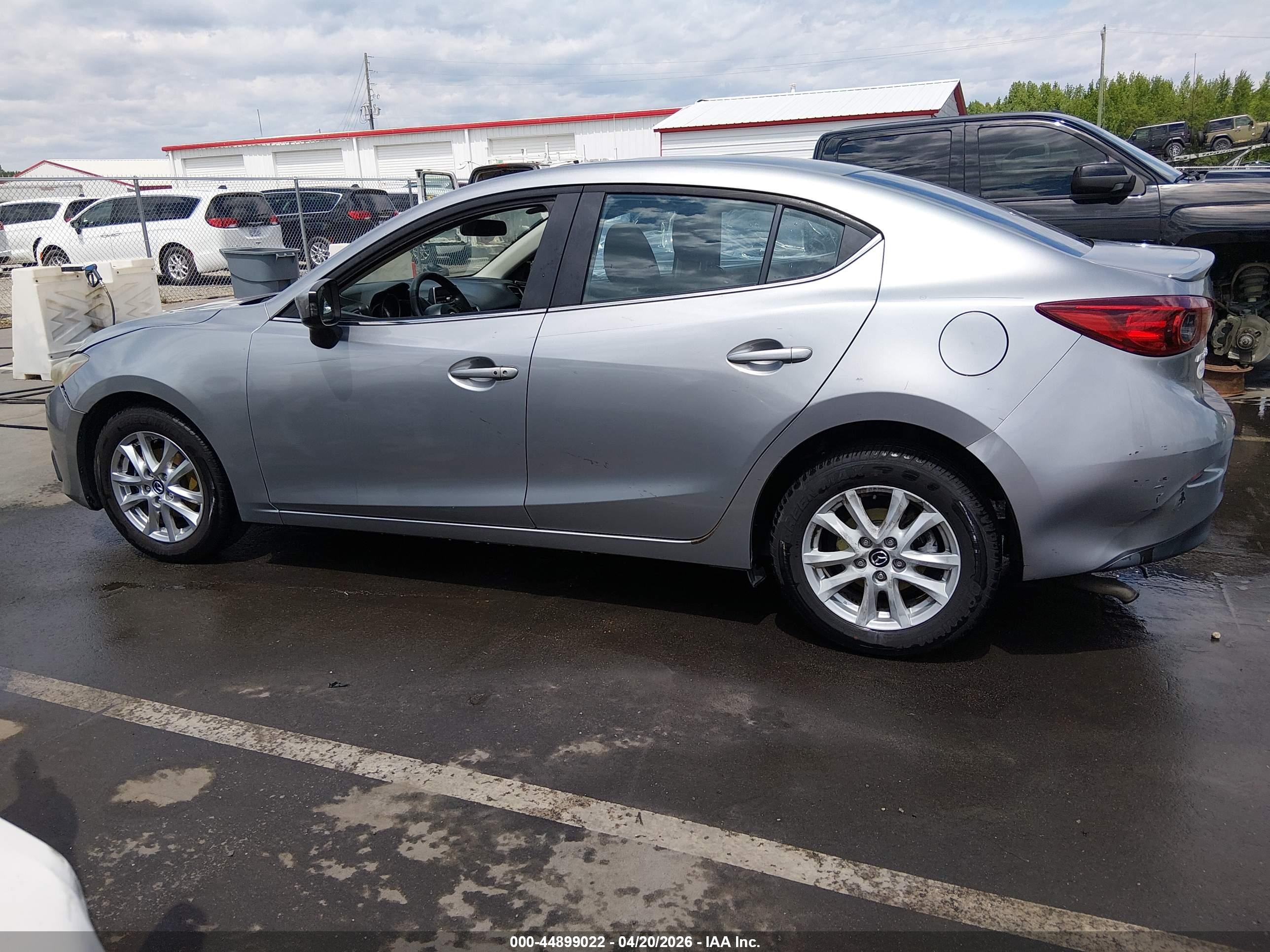 2014 Mazda Mazda3   Silver vin: JM1BM1V7XE1122648