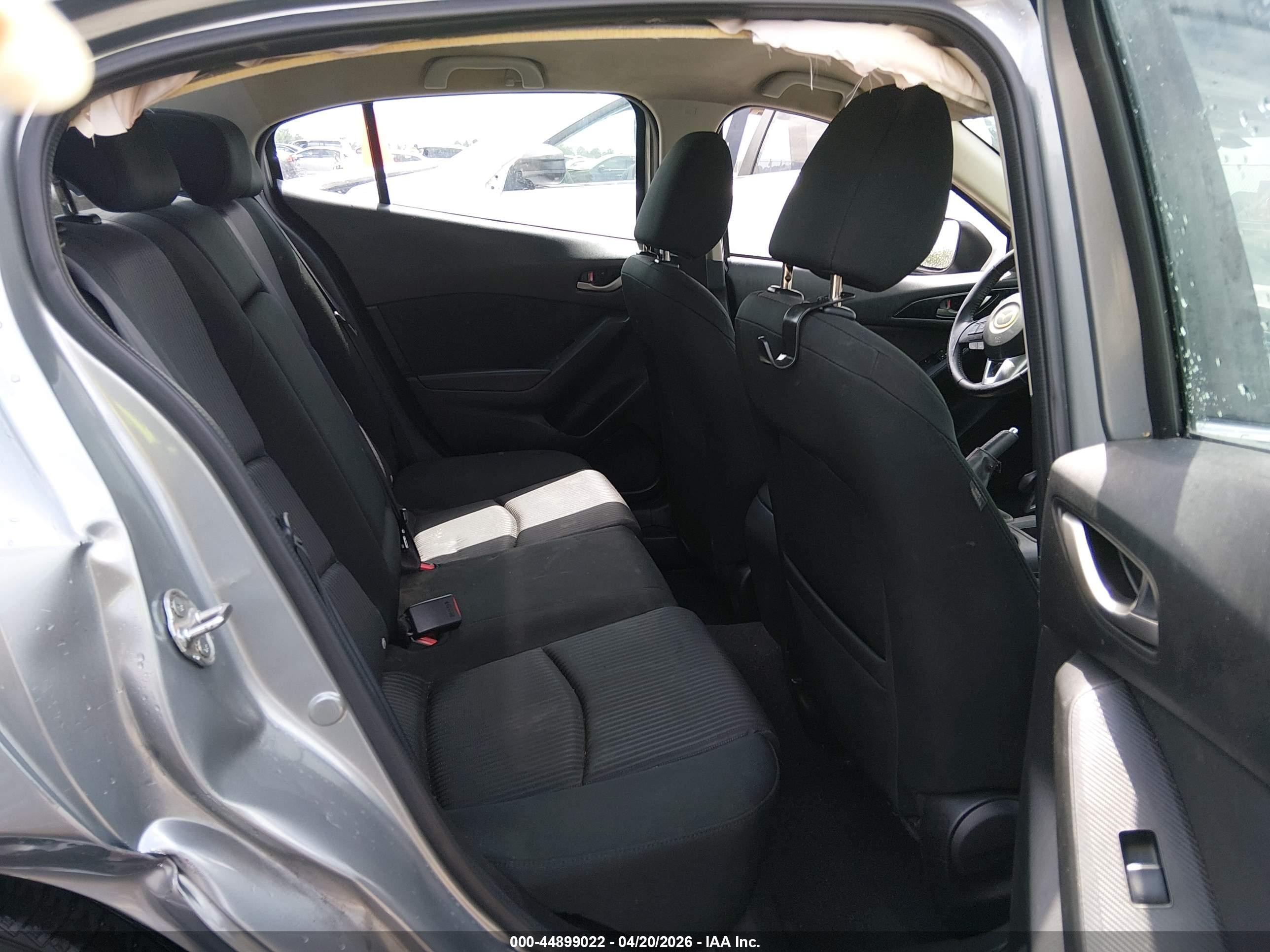 2014 Mazda Mazda3   Silver vin: JM1BM1V7XE1122648
