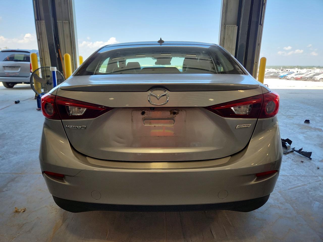 2014 Mazda 3 Grand Touring Silver vin: JM1BM1W30E1160109