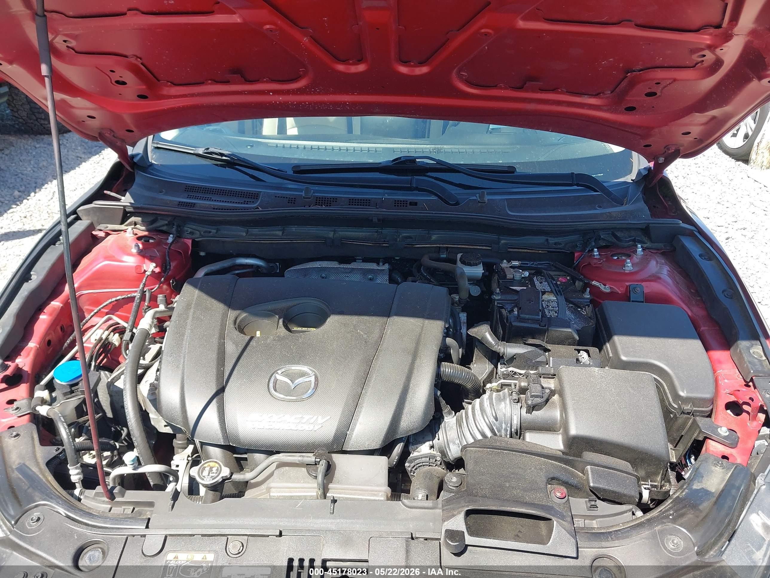 2014 Mazda Mazda3 S Grand Touring Red vin: JM1BM1W31E1170549