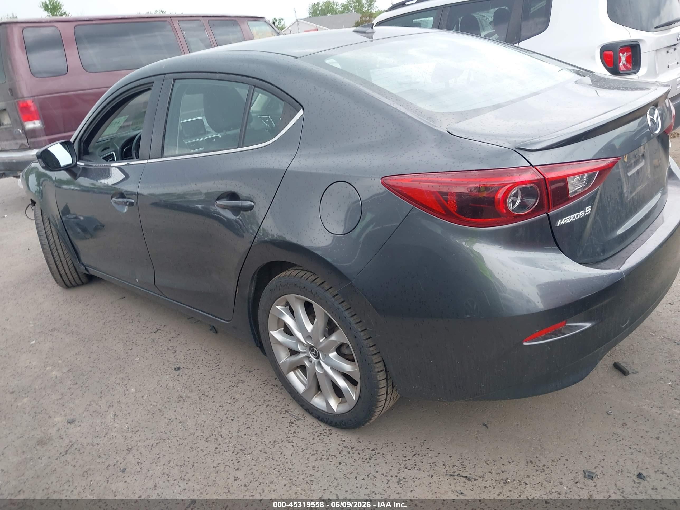 2014 Mazda Mazda3   Gray vin: JM1BM1W32E1107346
