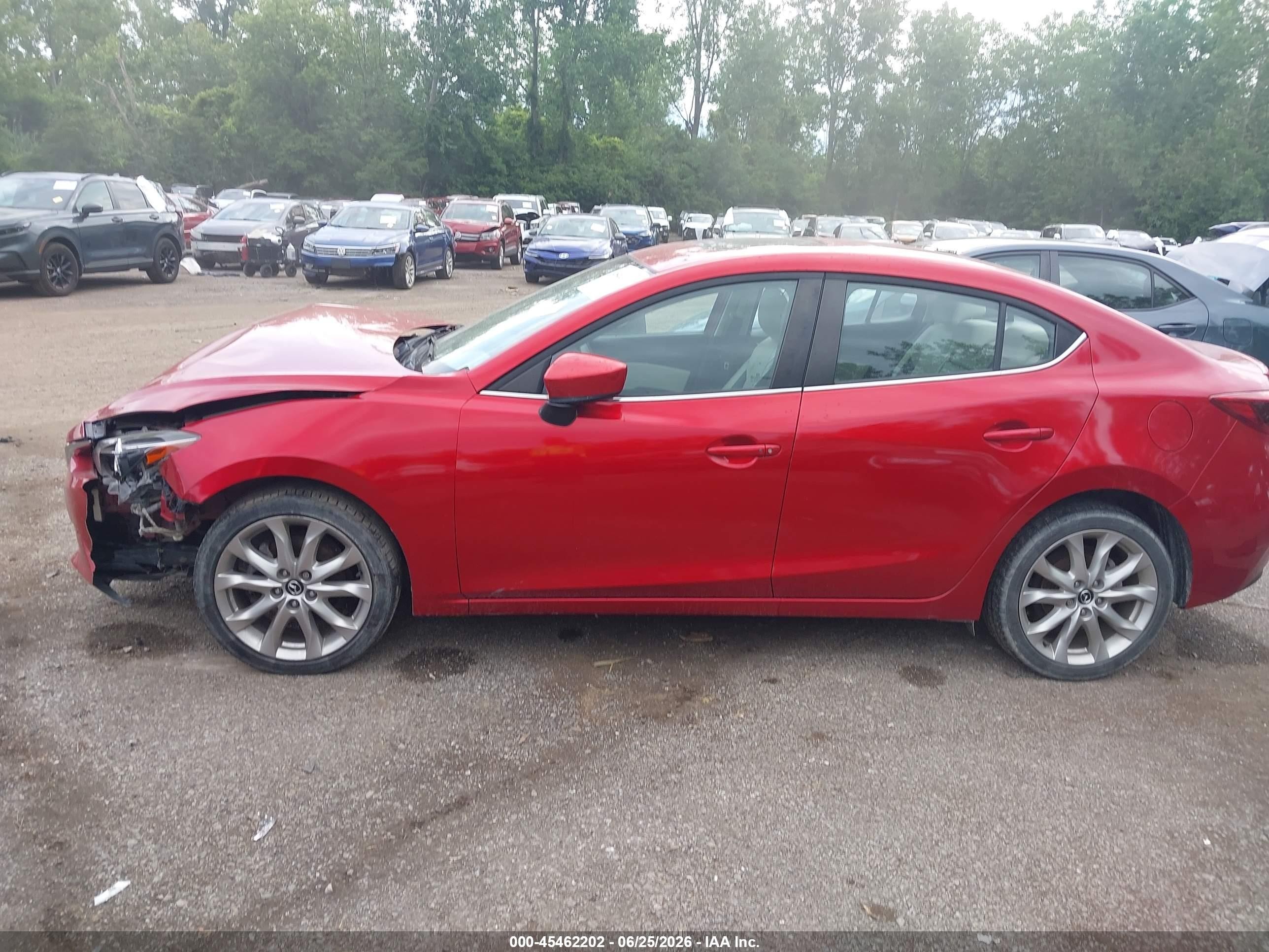 2015 Mazda Mazda3 S Grand Touring Red vin: JM1BM1W32F1230551