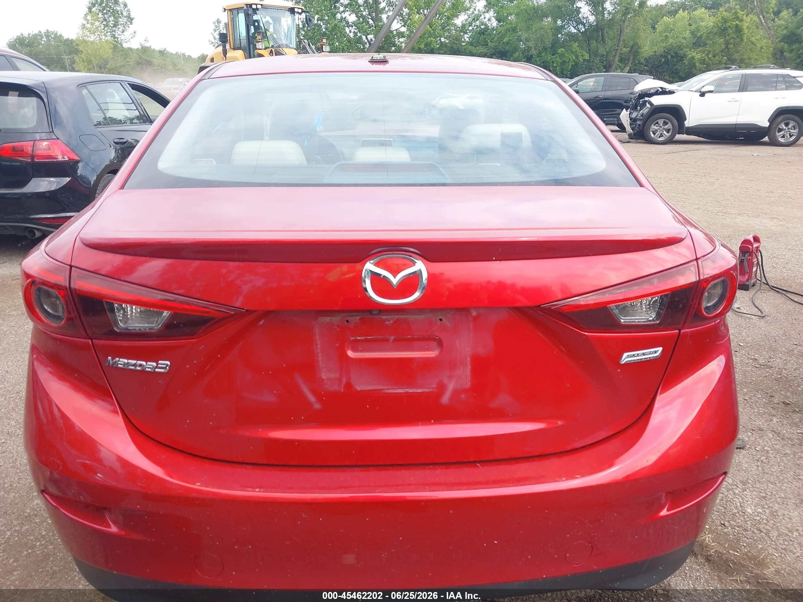 2015 Mazda Mazda3 S Grand Touring Red vin: JM1BM1W32F1230551