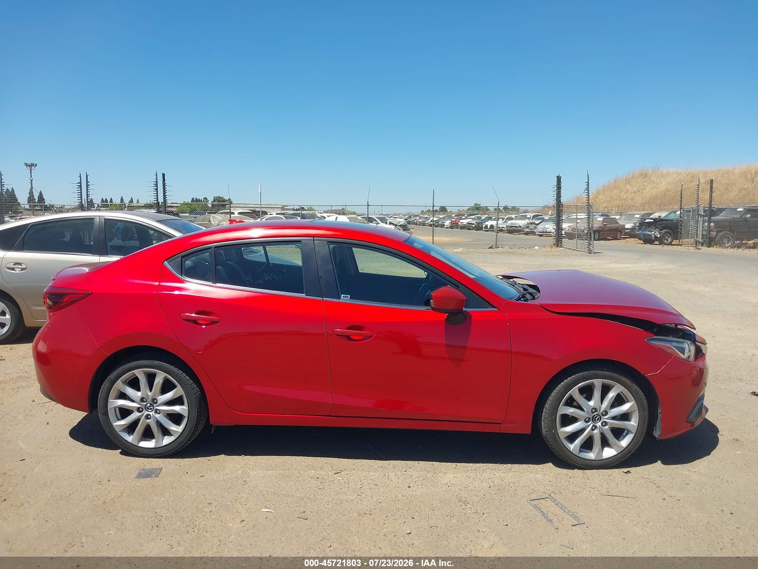 2014 Mazda Mazda3 S Grand Touring Red vin: JM1BM1W33E1128660