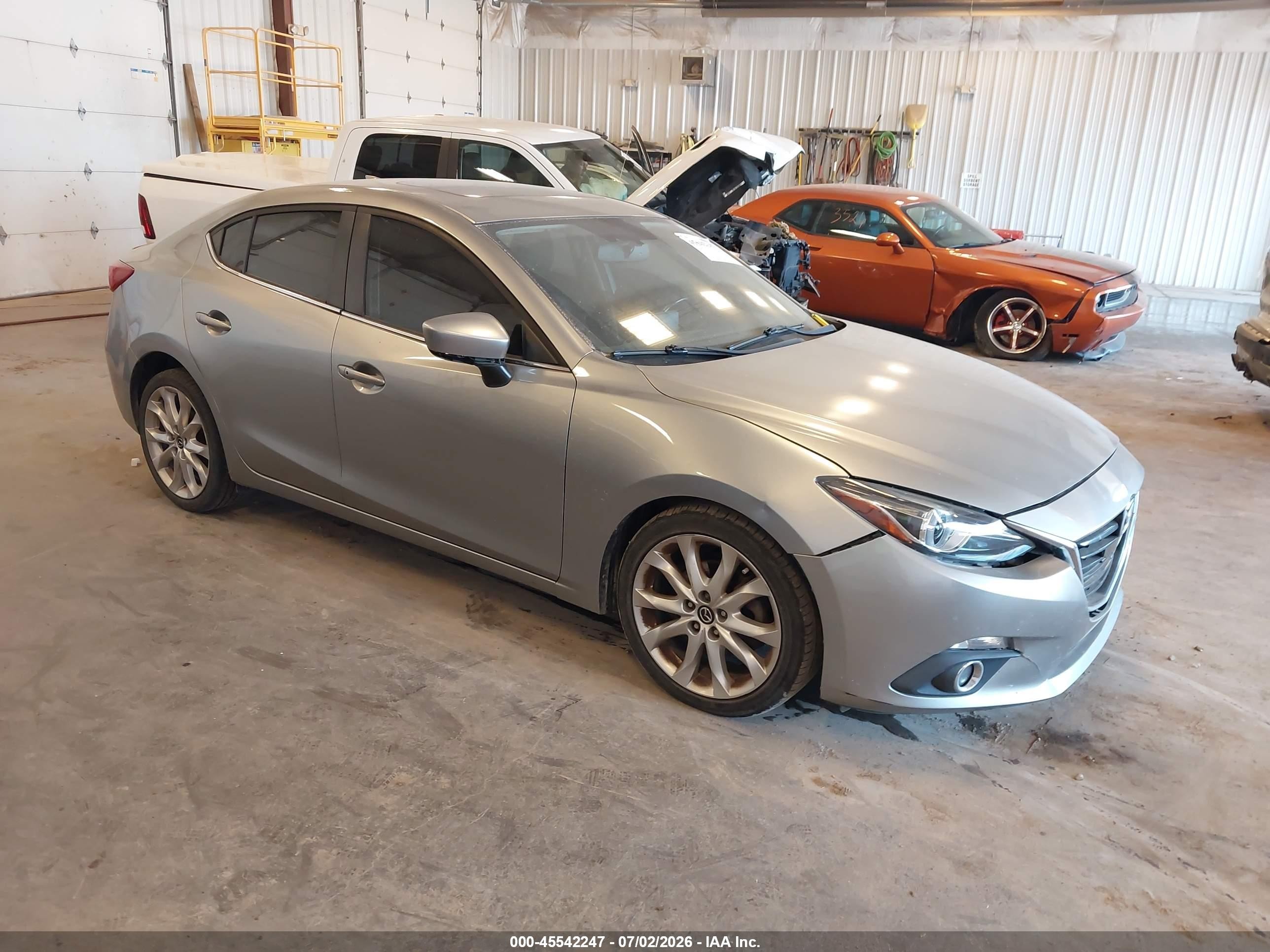 2015 Mazda Mazda3 S Grand Touring Silver vin: JM1BM1W34F1230714