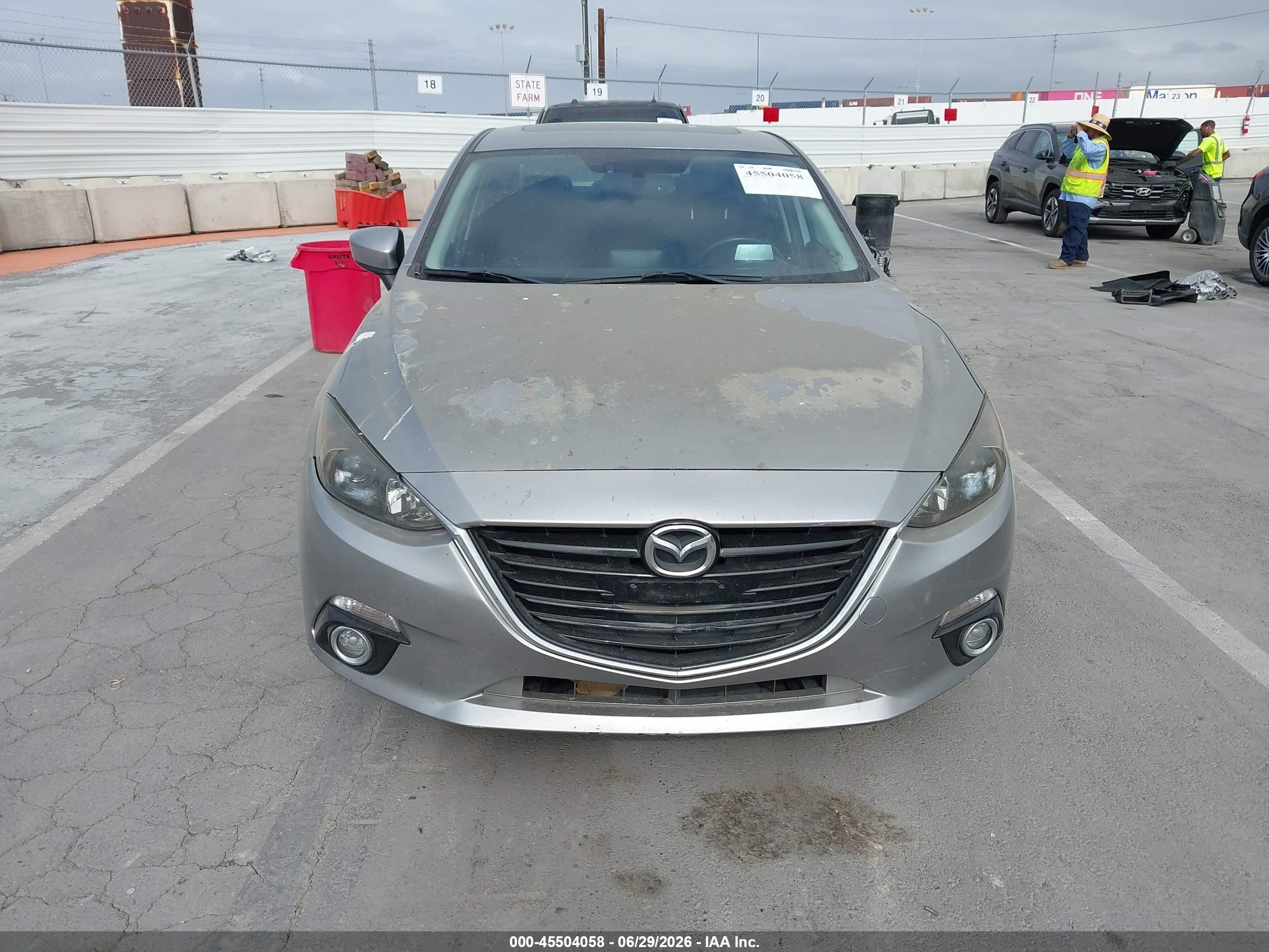 2015 Mazda Mazda3 S Grand Touring Silver vin: JM1BM1W34F1248470