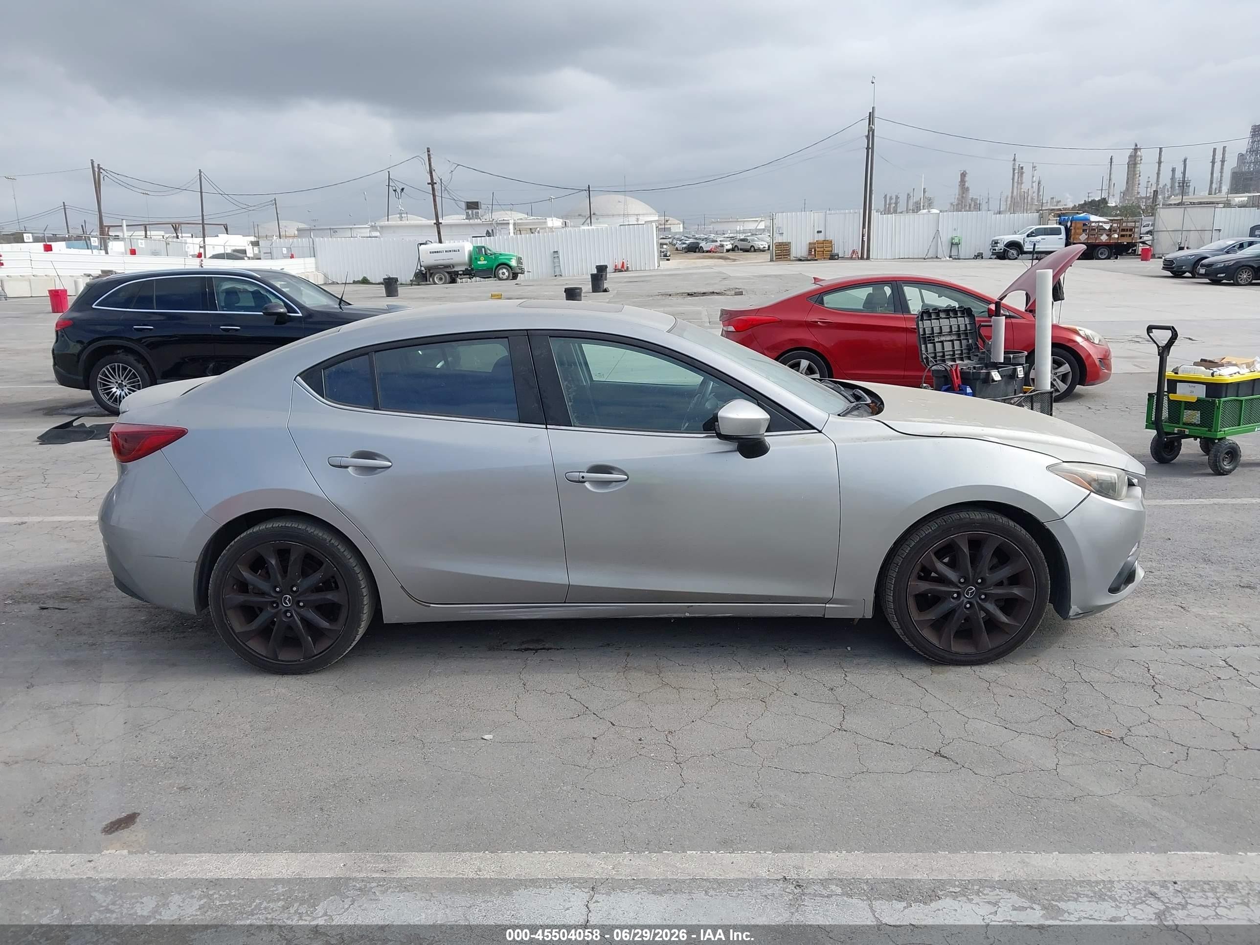 2015 Mazda Mazda3 S Grand Touring Silver vin: JM1BM1W34F1248470