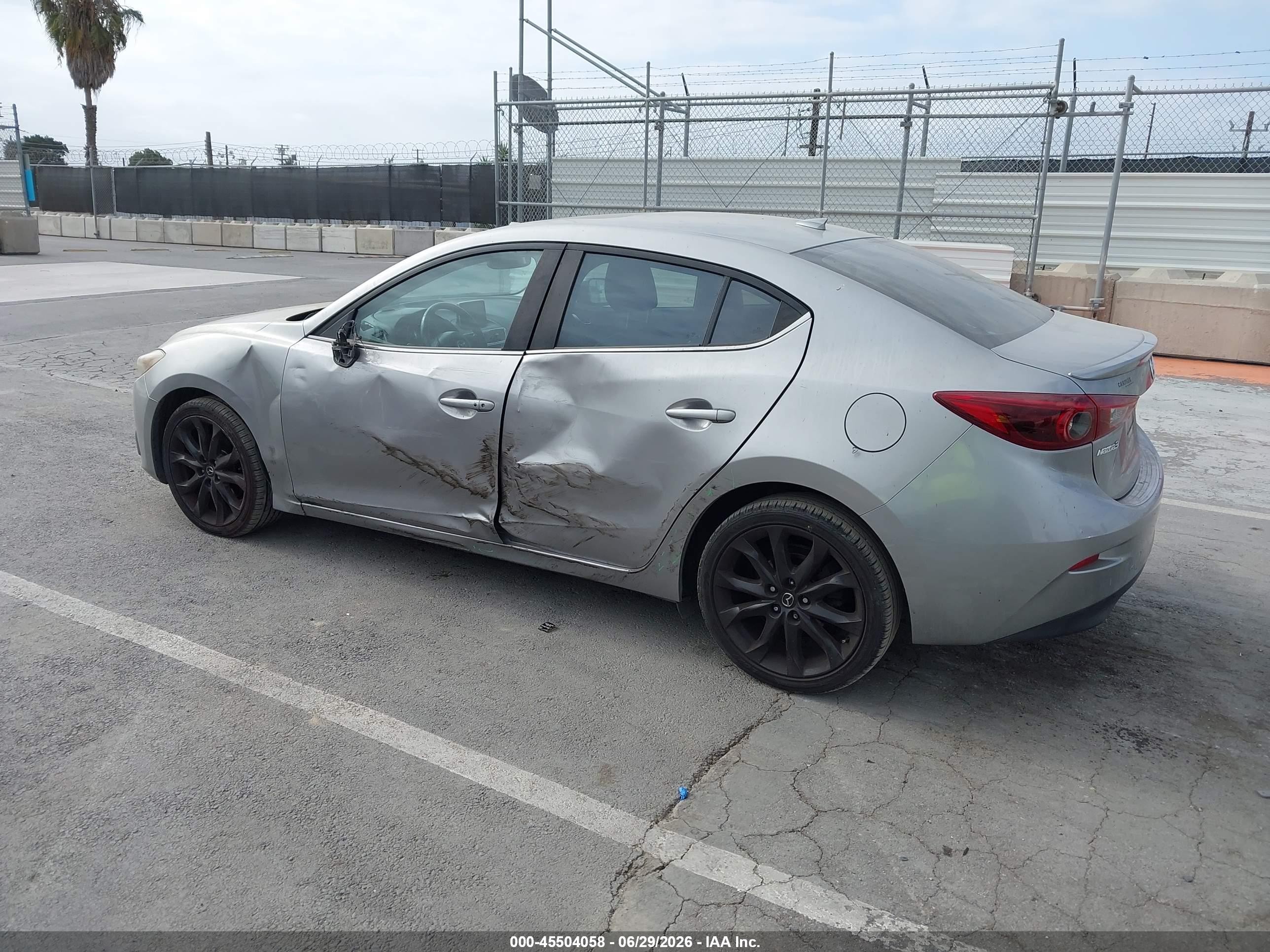 2015 Mazda Mazda3 S Grand Touring Silver vin: JM1BM1W34F1248470
