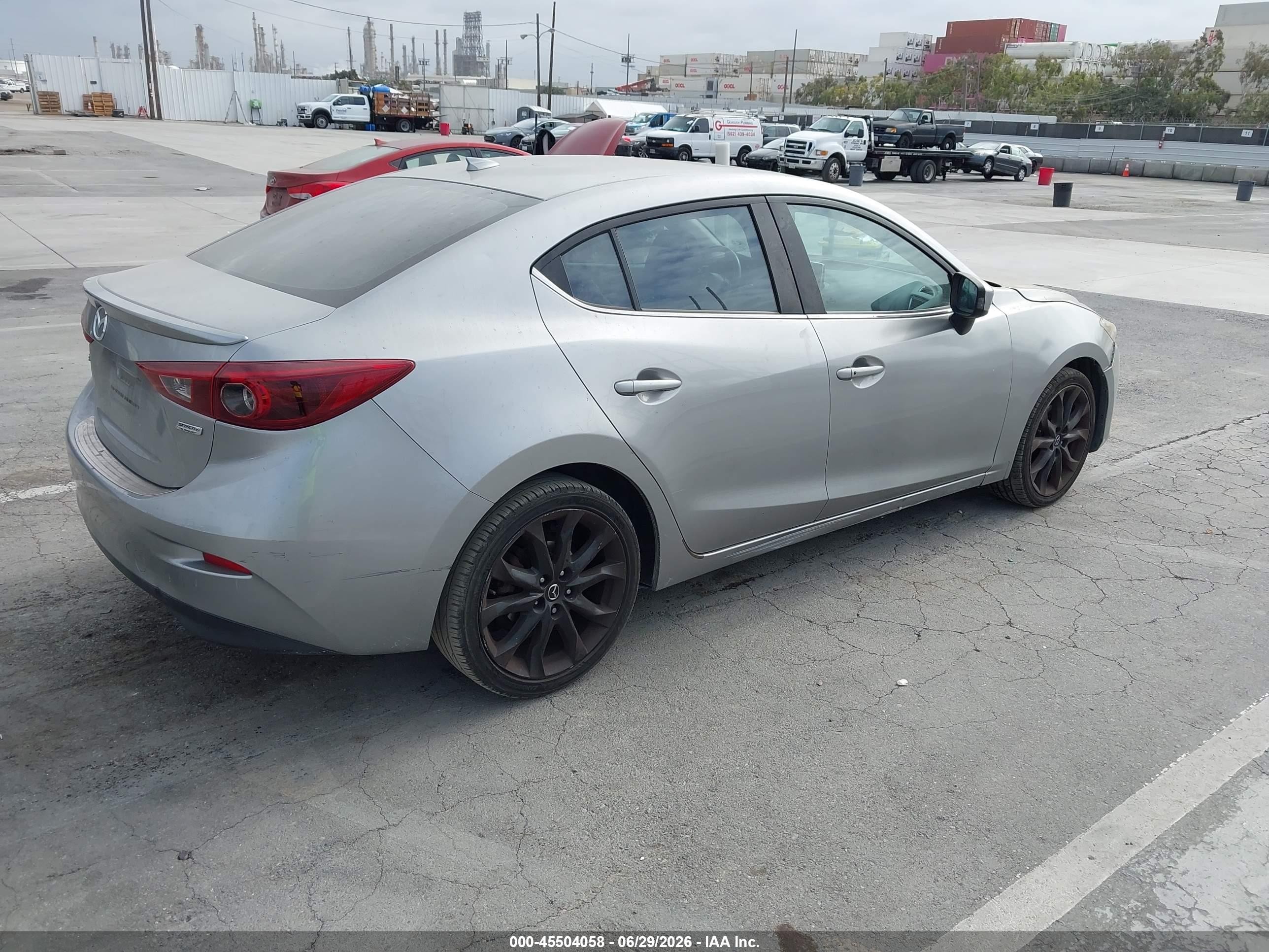 2015 Mazda Mazda3 S Grand Touring Silver vin: JM1BM1W34F1248470