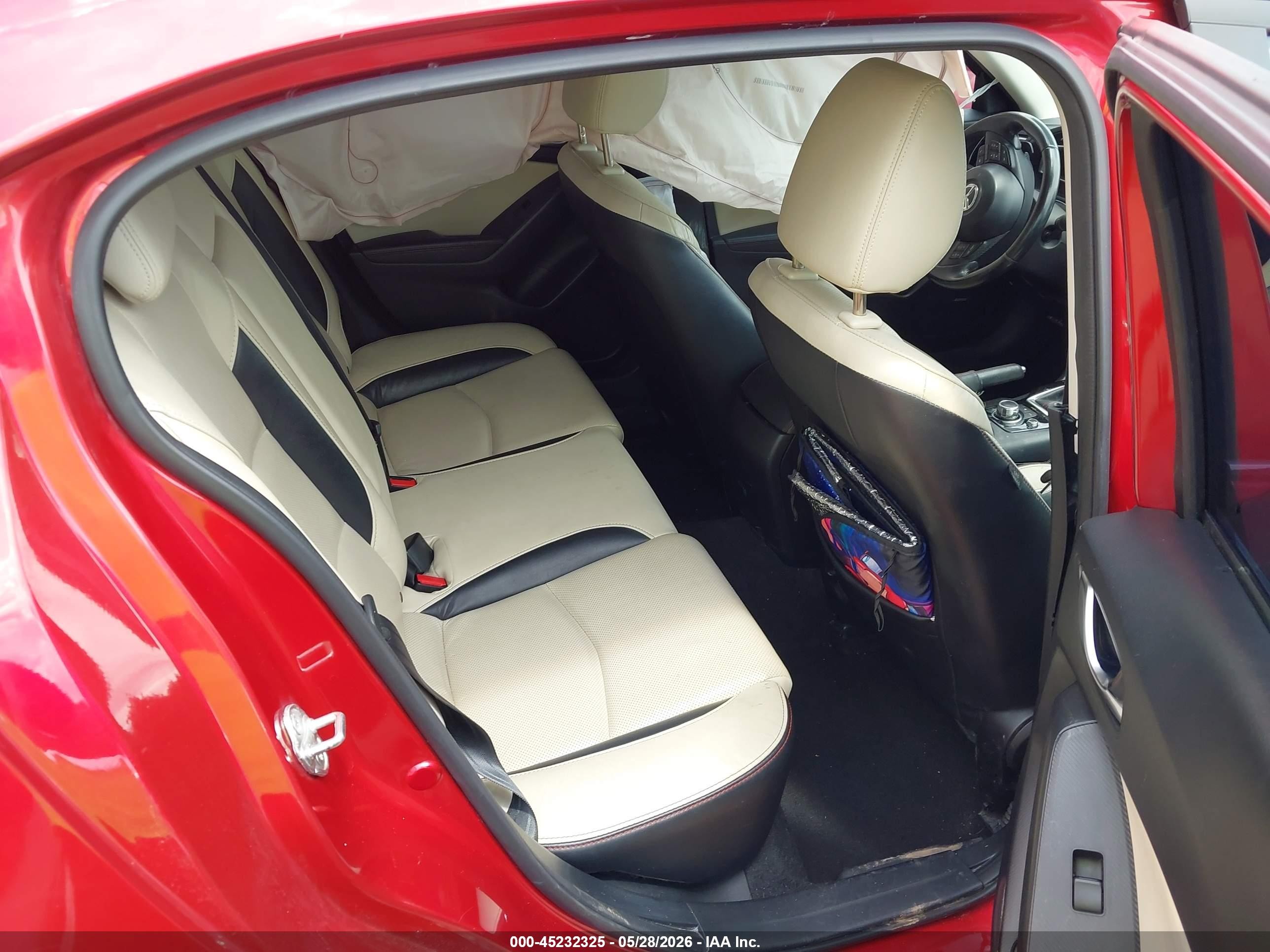 2014 Mazda Mazda3 S Grand Touring Красный vin: JM1BM1W35E1106658