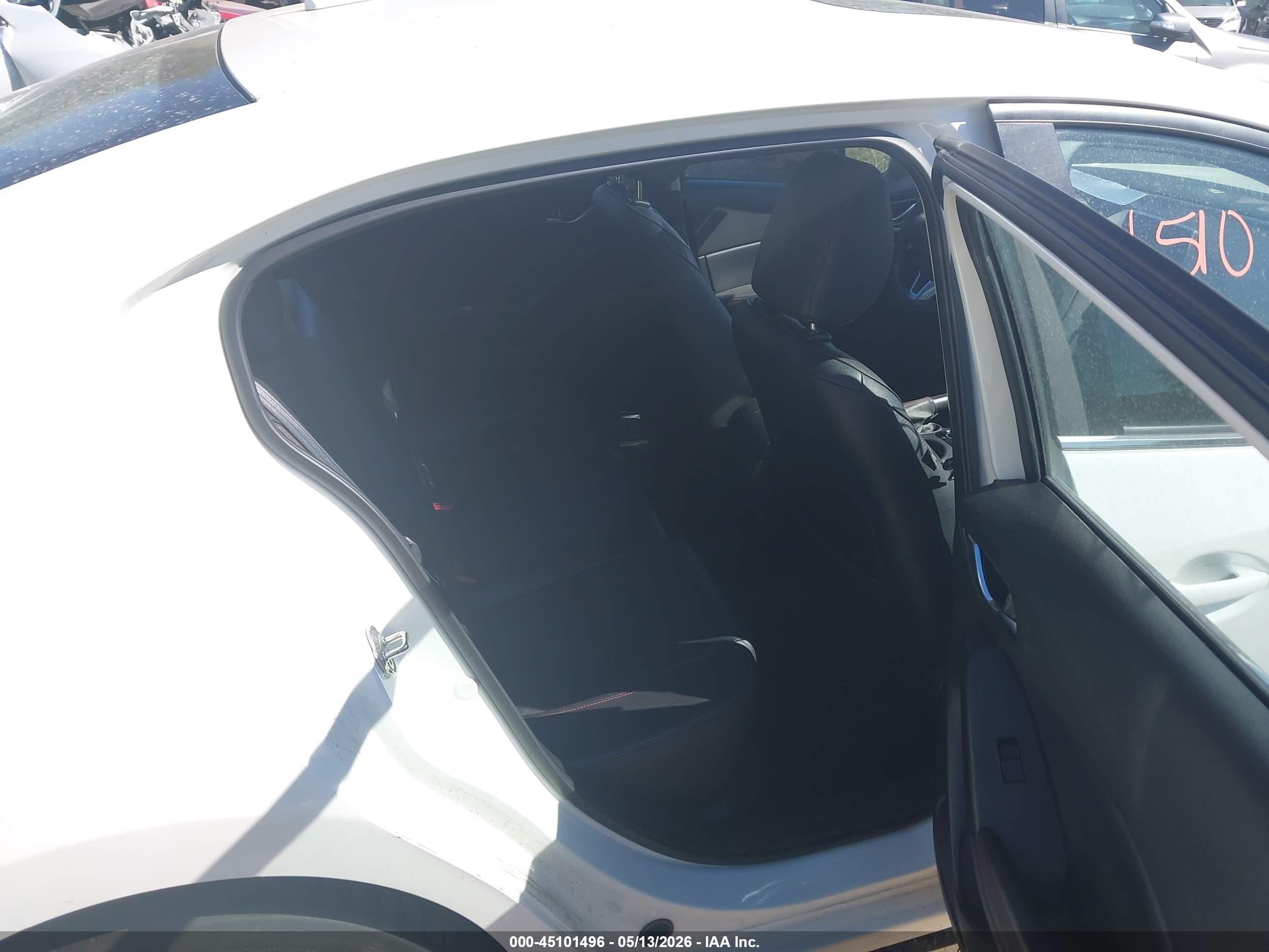2015 Mazda Mazda3 S Grand Touring Белый vin: JM1BM1W35F1261602