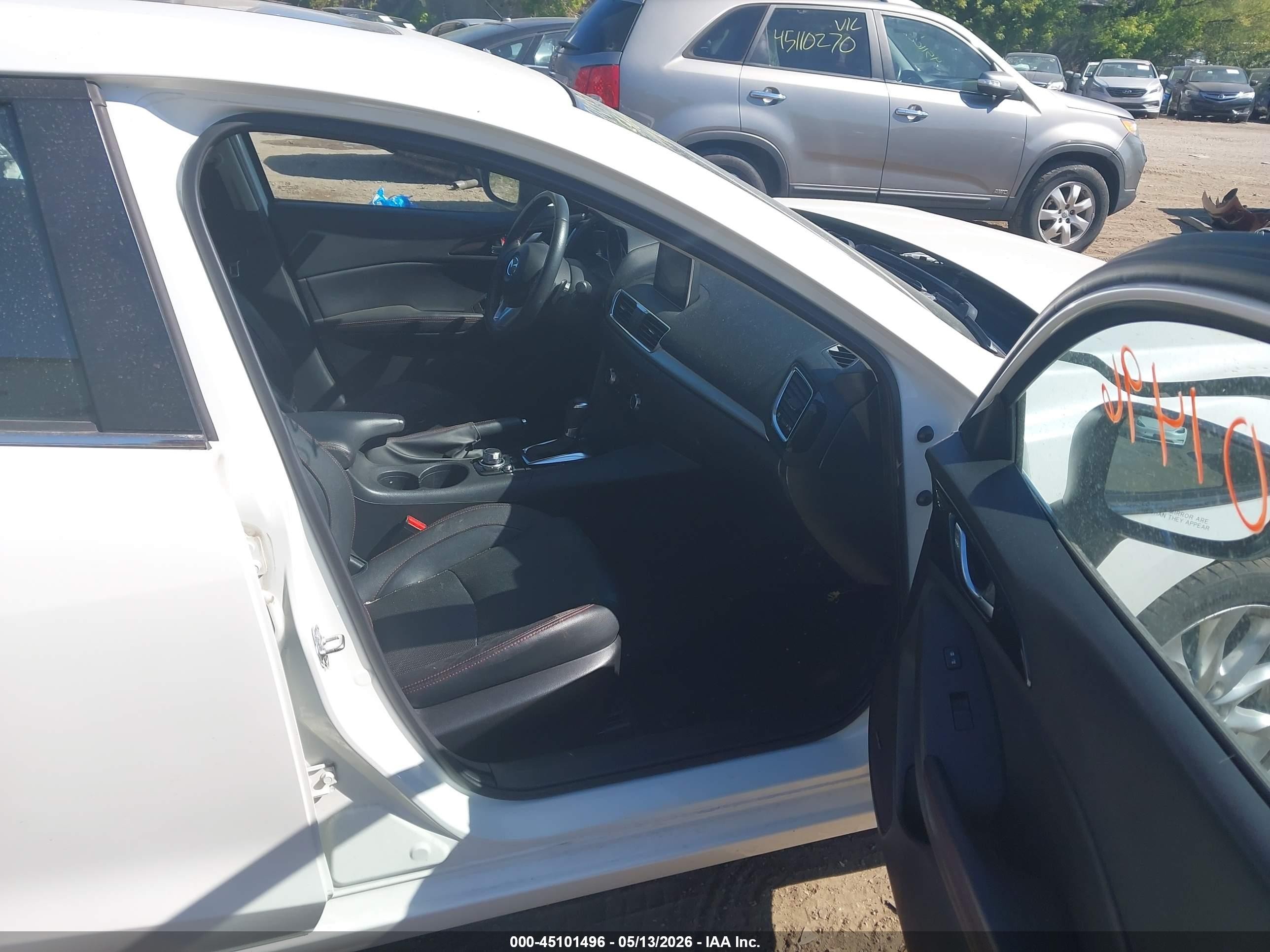 2015 Mazda Mazda3 S Grand Touring Белый vin: JM1BM1W35F1261602
