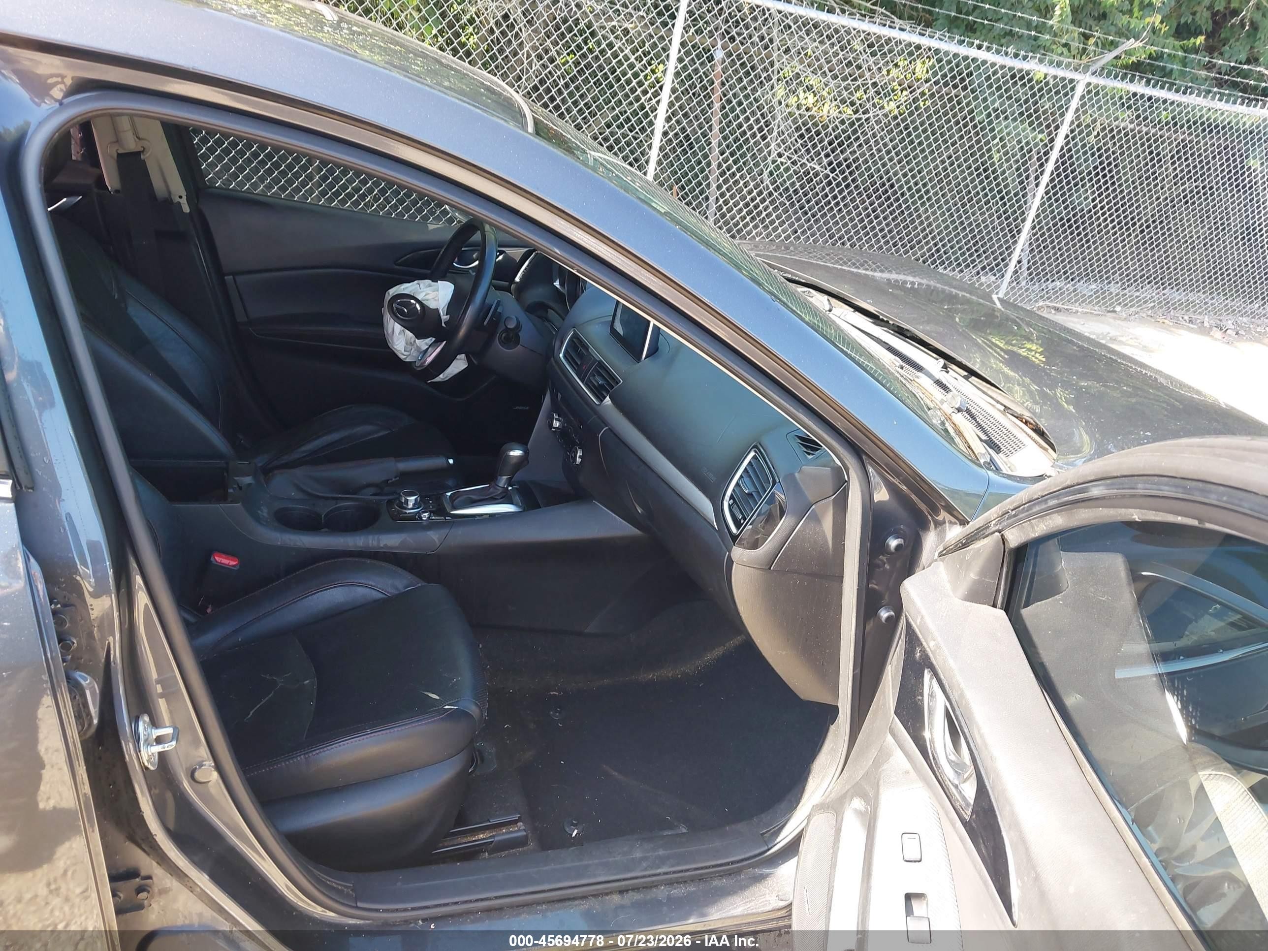 2015 Mazda Mazda3 S Grand Touring Черный vin: JM1BM1W38F1222390