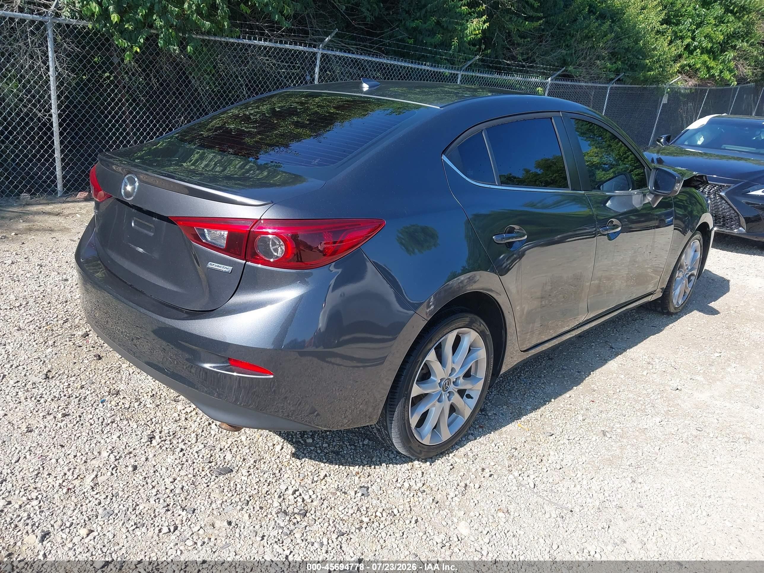 2015 Mazda Mazda3 S Grand Touring Черный vin: JM1BM1W38F1222390