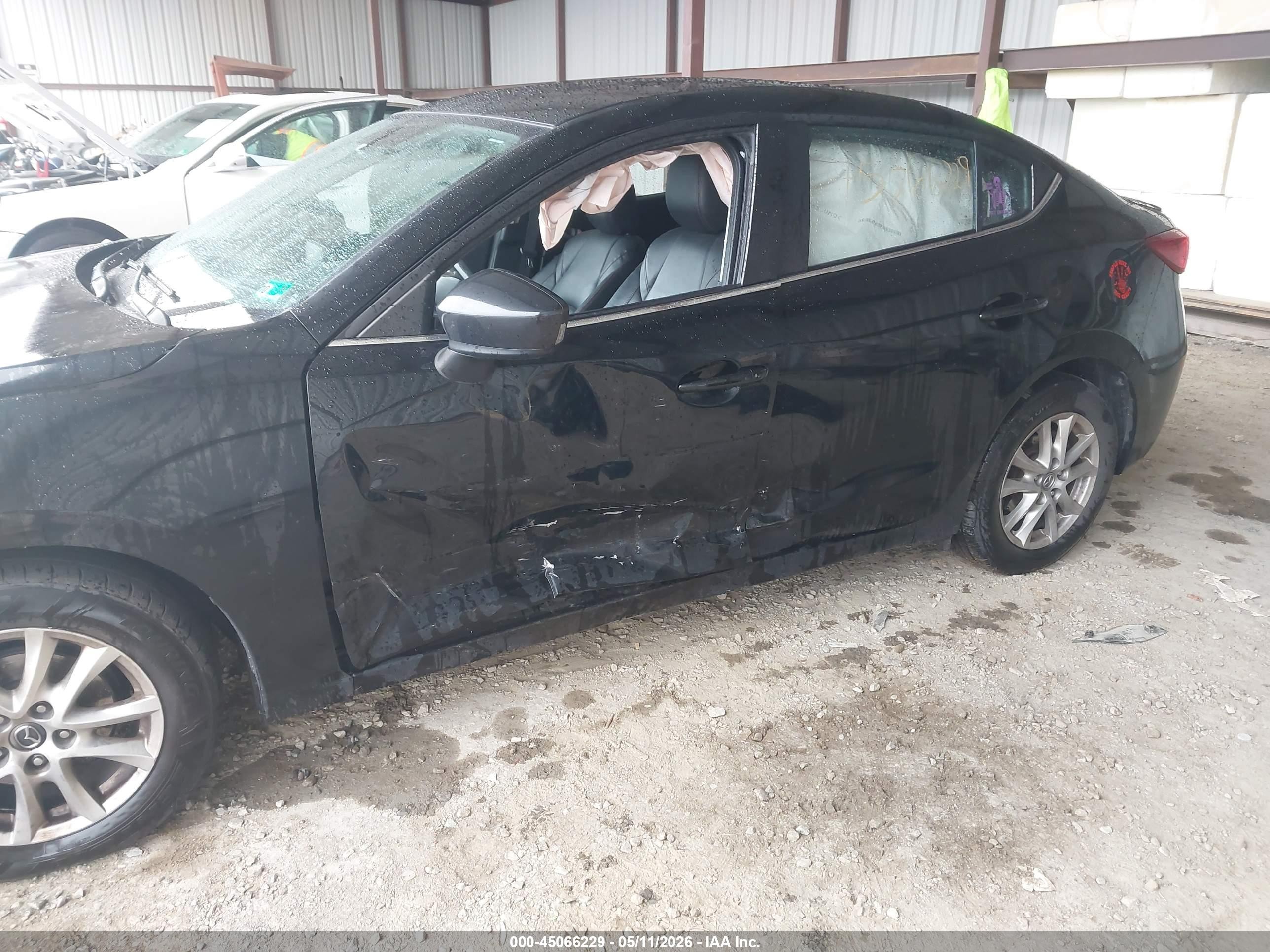 2014 Mazda Mazda3 I Grand Touring Black vin: JM1BM1W75E1154826
