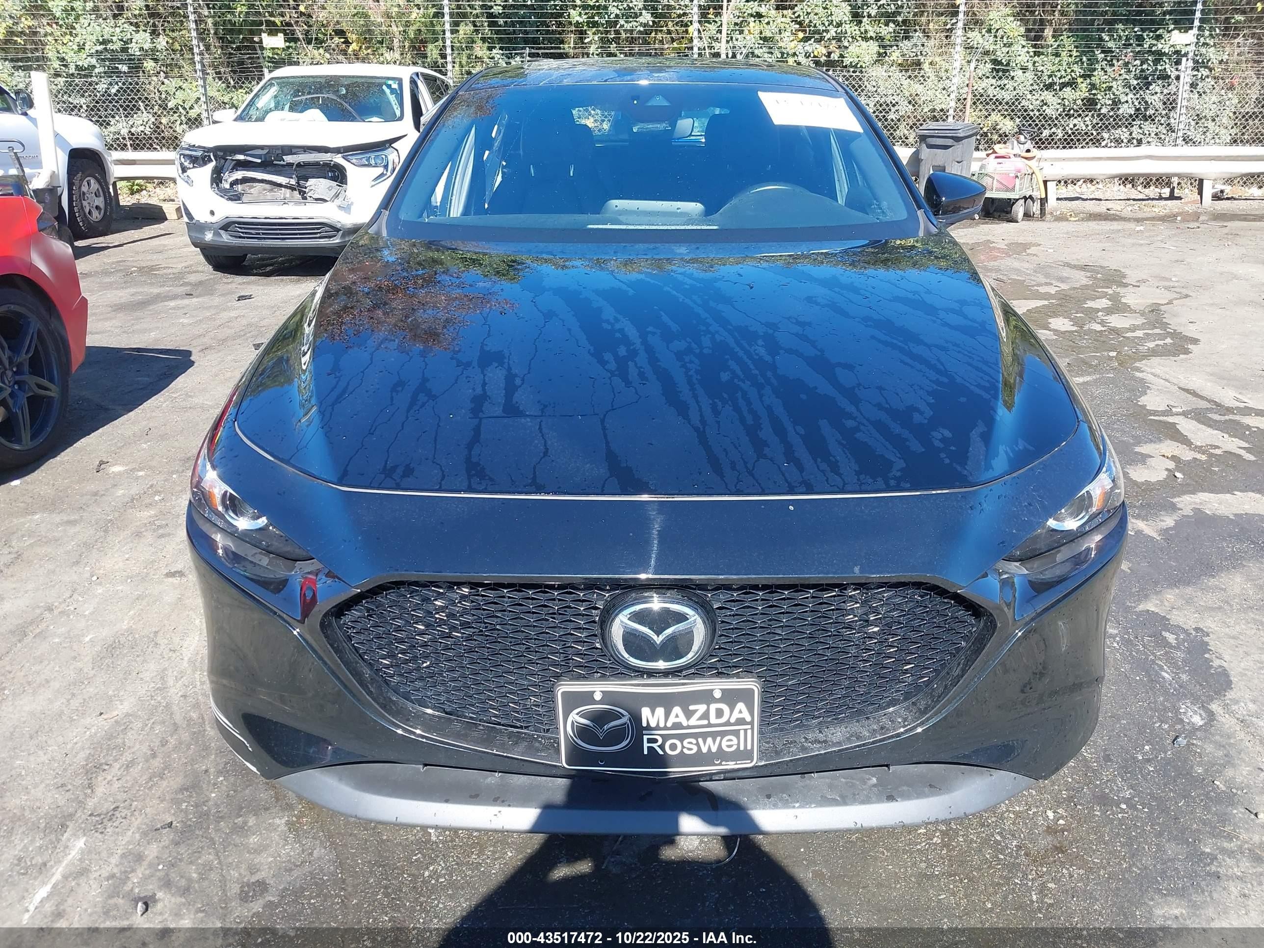 2022 Mazda Mazda3 Preferred Черный vin: JM1BPALLXN1516643