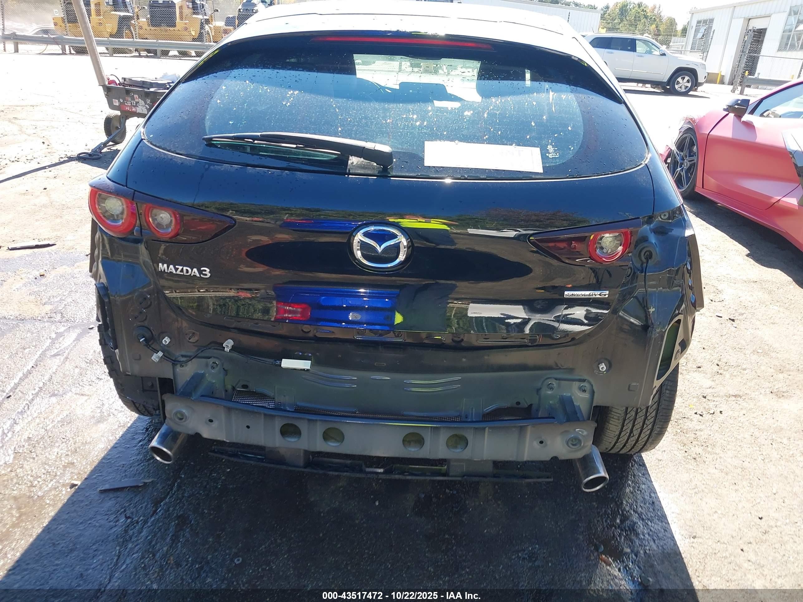 2022 Mazda Mazda3 Preferred Черный vin: JM1BPALLXN1516643