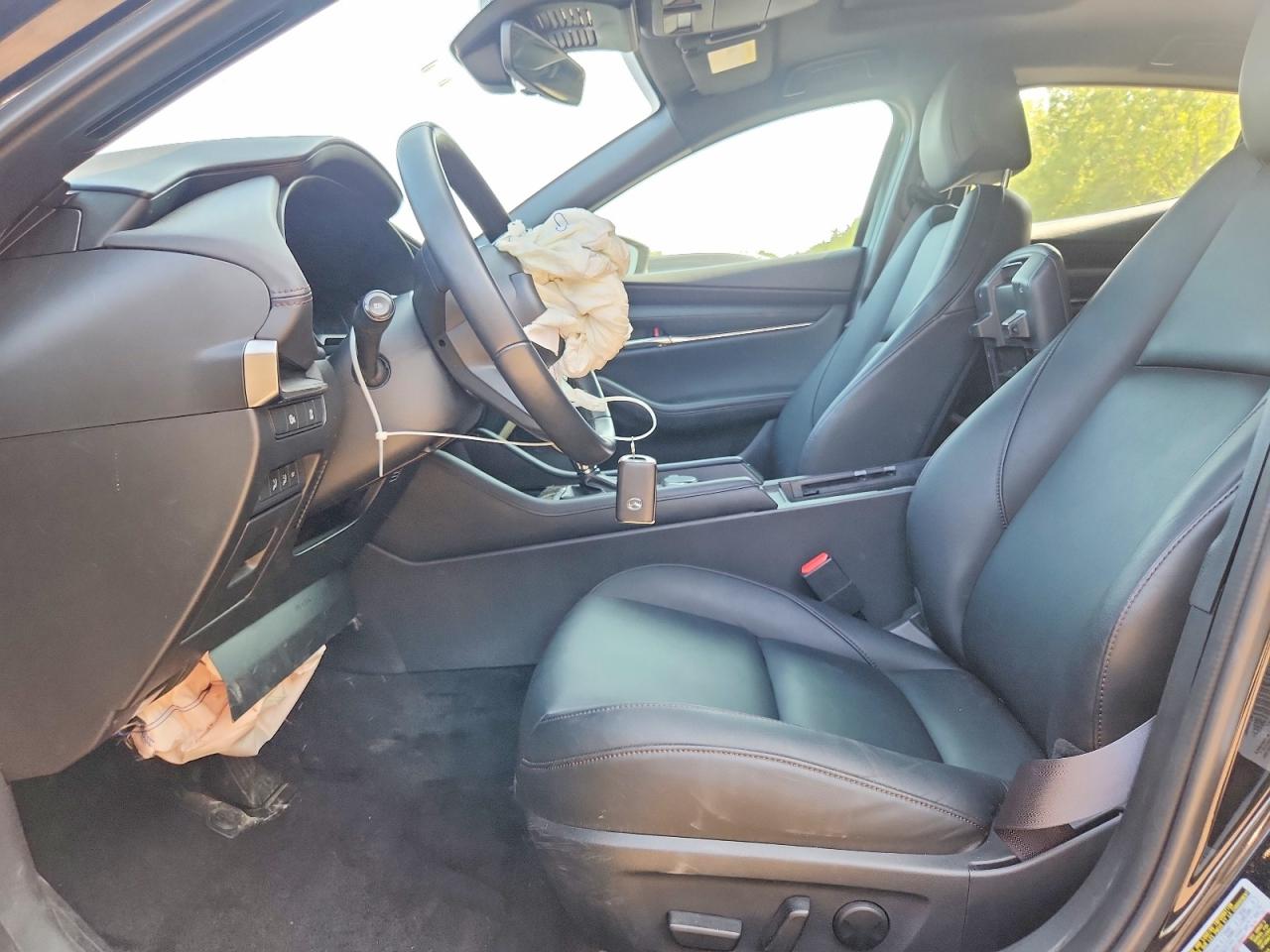 2024 Mazda 3 Preferred Black vin: JM1BPALM1R1717362