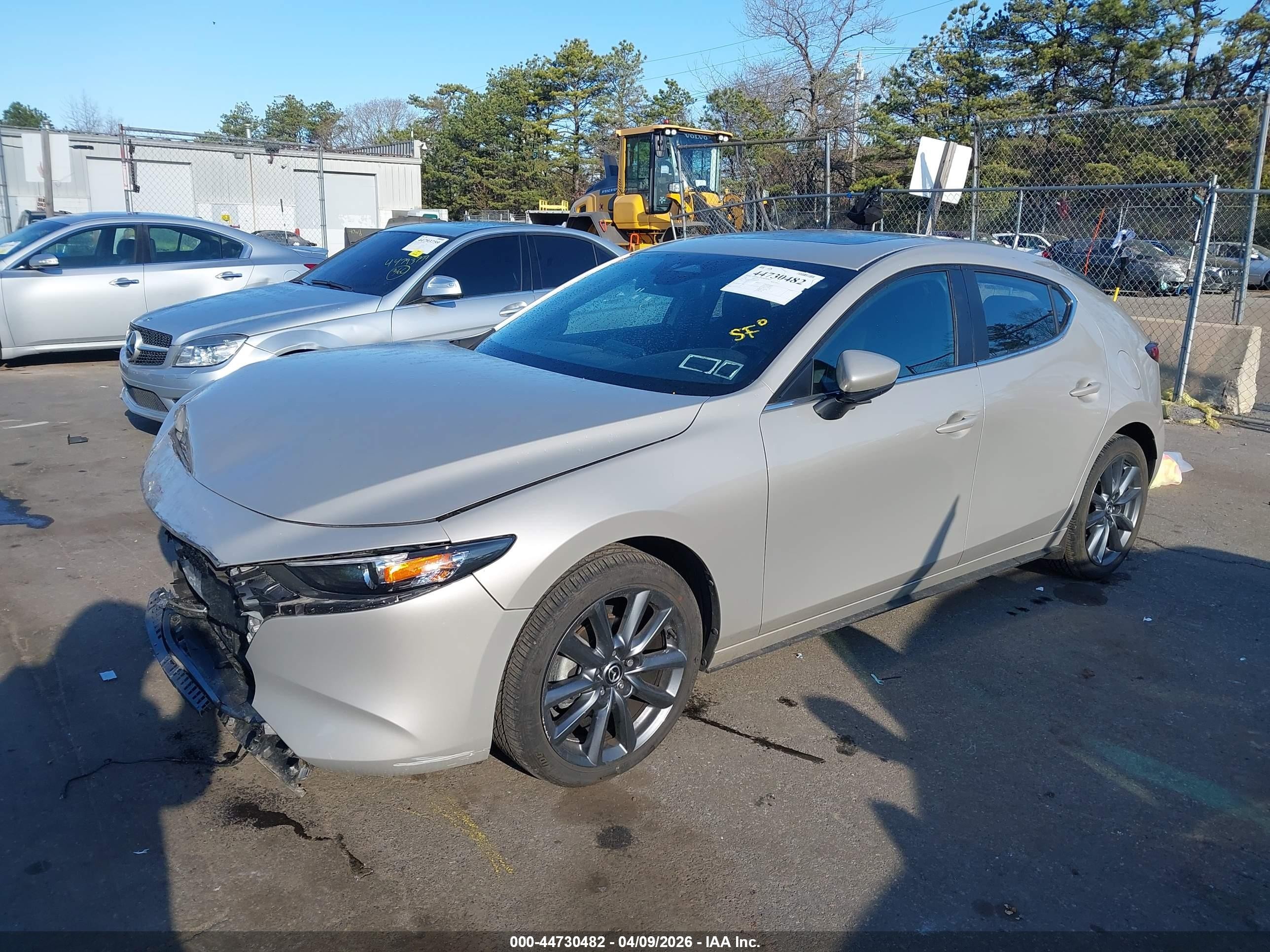 2024 Mazda Mazda3 2.5 S Preferred Gray vin: JM1BPALMXR1653595