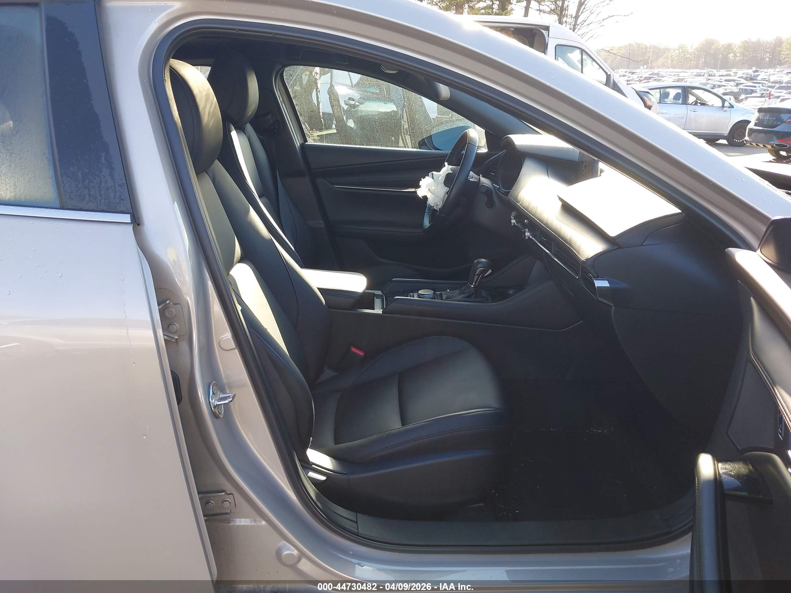 2024 Mazda Mazda3 2.5 S Preferred Gray vin: JM1BPALMXR1653595