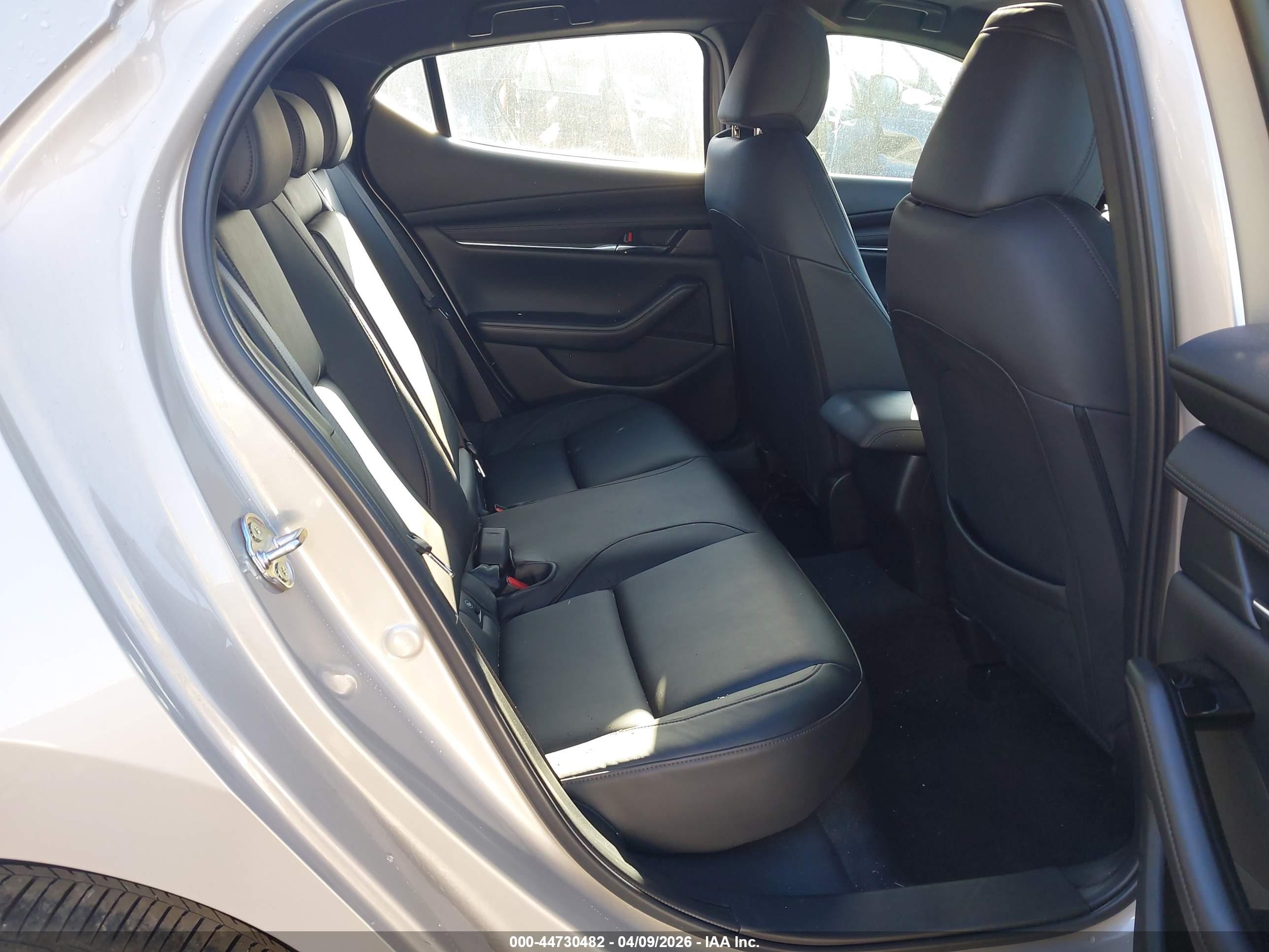 2024 Mazda Mazda3 2.5 S Preferred Gray vin: JM1BPALMXR1653595