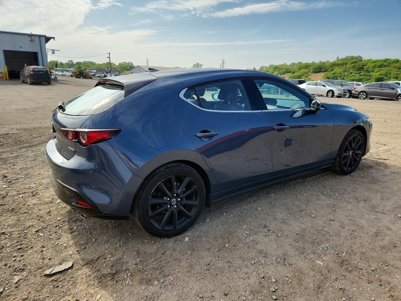 2022 Mazda 3 Premium Gray vin: JM1BPAML9N1516633