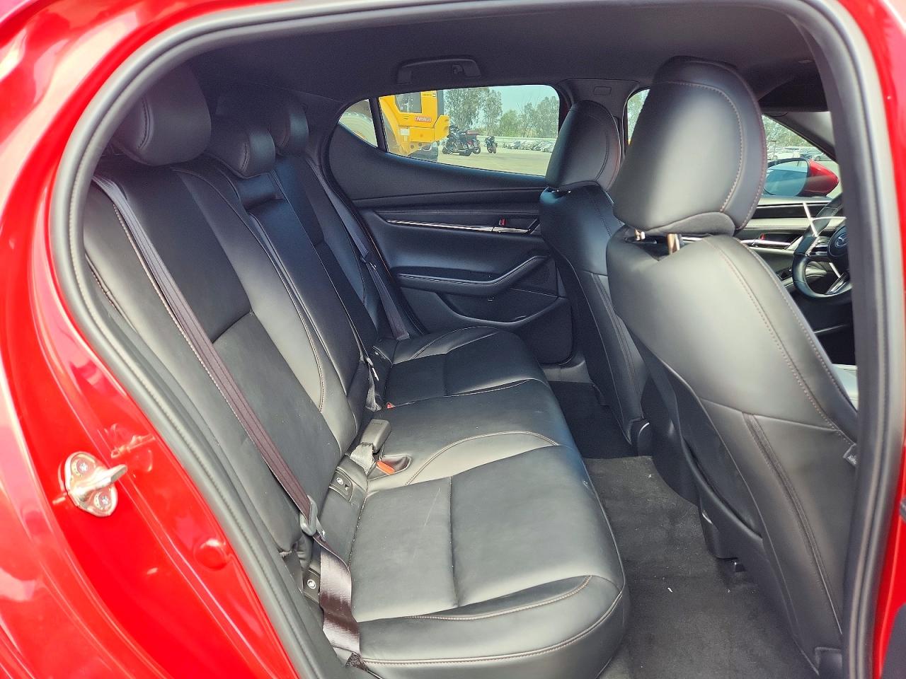 2019 Mazda 3 Preferred Red vin: JM1BPAMM4K1119710