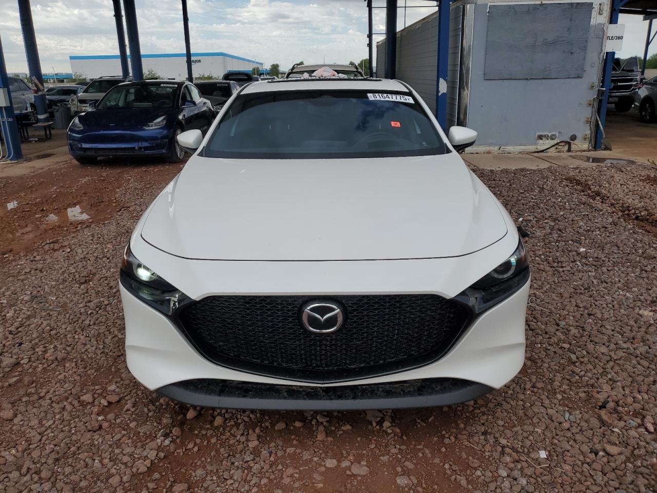 2025 Mazda 3 Premium Белый vin: JM1BPAMM6S1756064