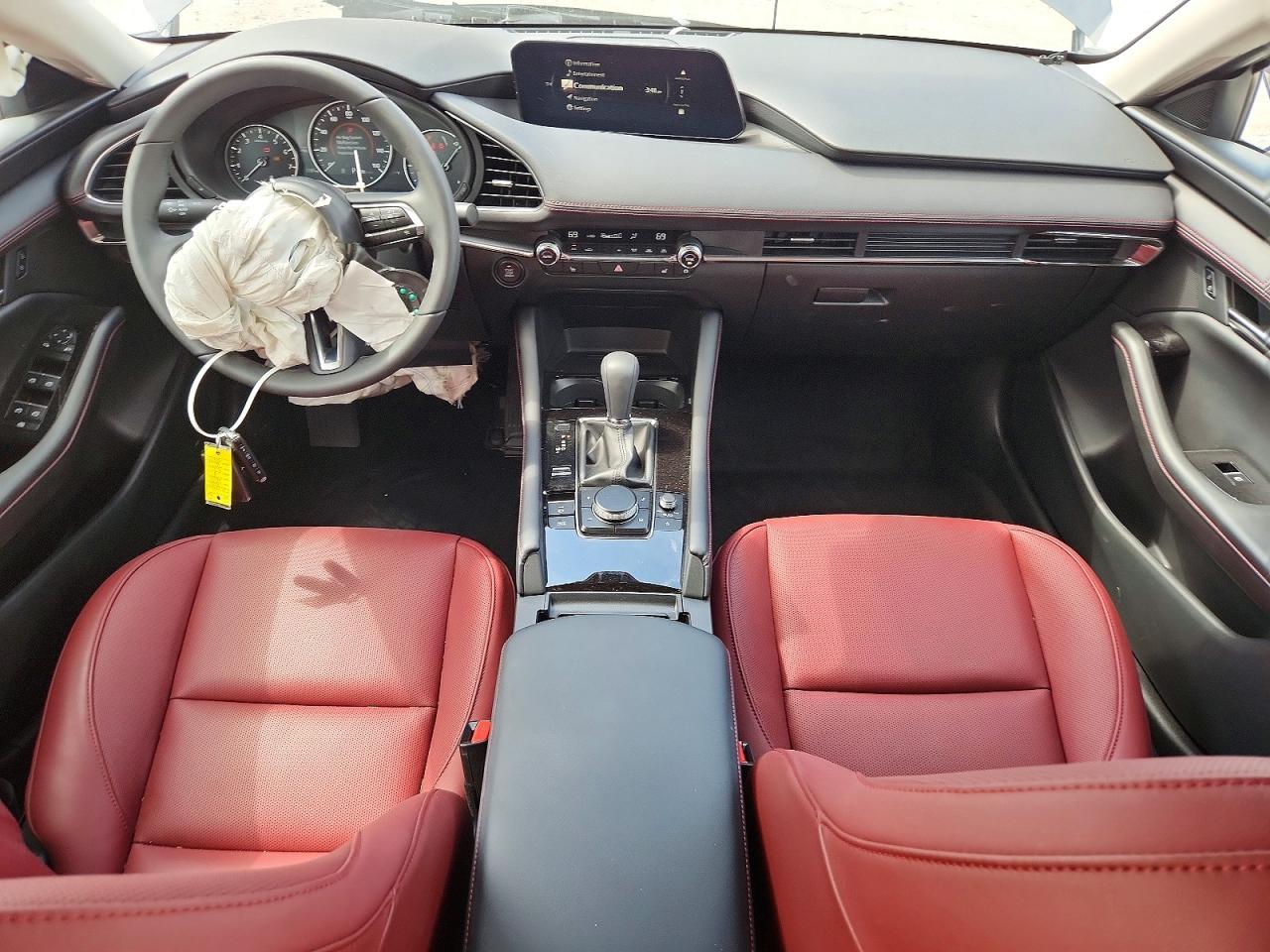 2026 Mazda 3 Preferred Серый vin: JM1BPBCL6T1874986