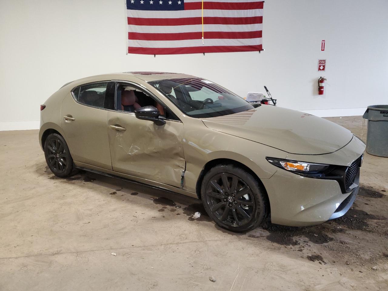 2025 Mazda 3 Carbon Turbo Gold vin: JM1BPBYY6S1778679