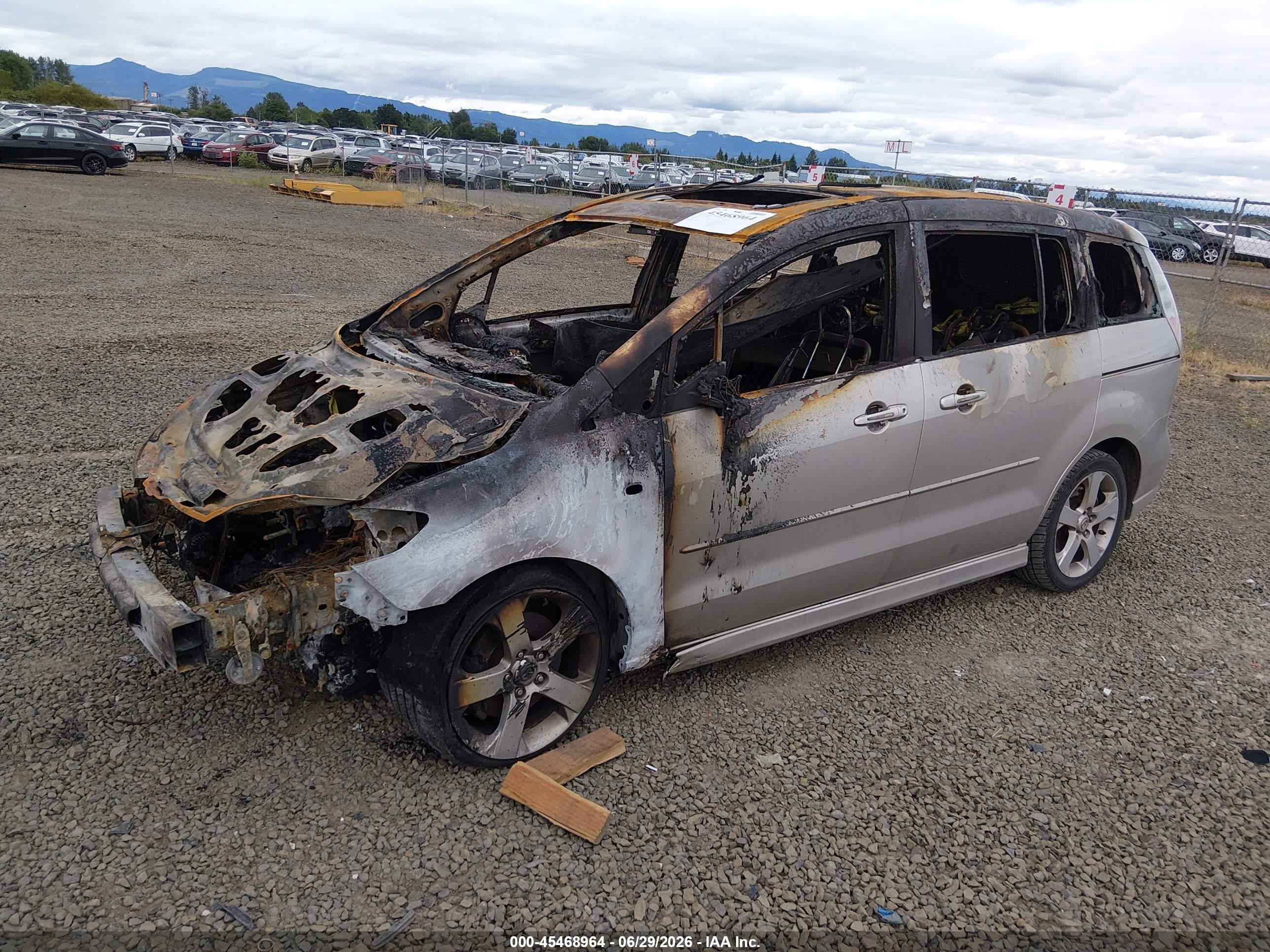2006 Mazda Mazda5 Touring Silver vin: JM1CR293160130177