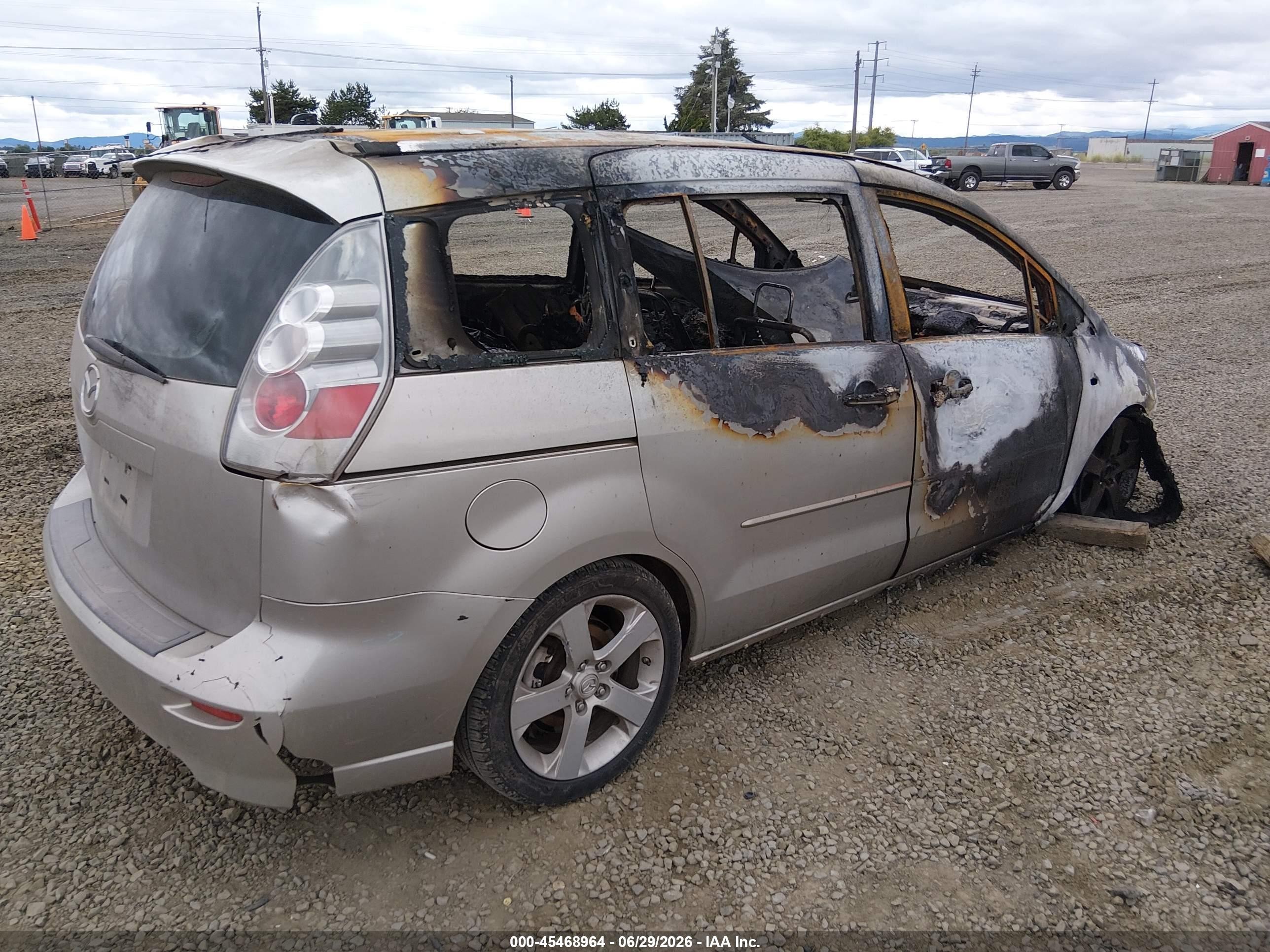 2006 Mazda Mazda5 Touring Silver vin: JM1CR293160130177