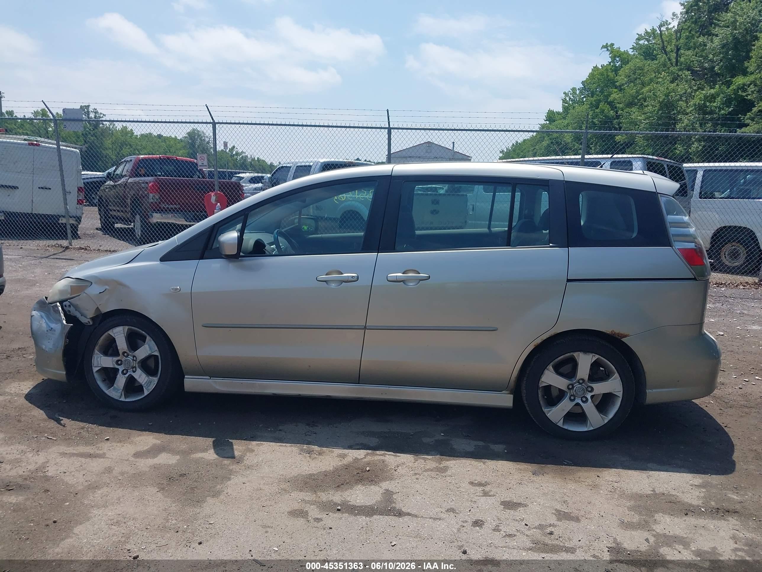 2007 Mazda Mazda5 Touring Silver vin: JM1CR293X70143897