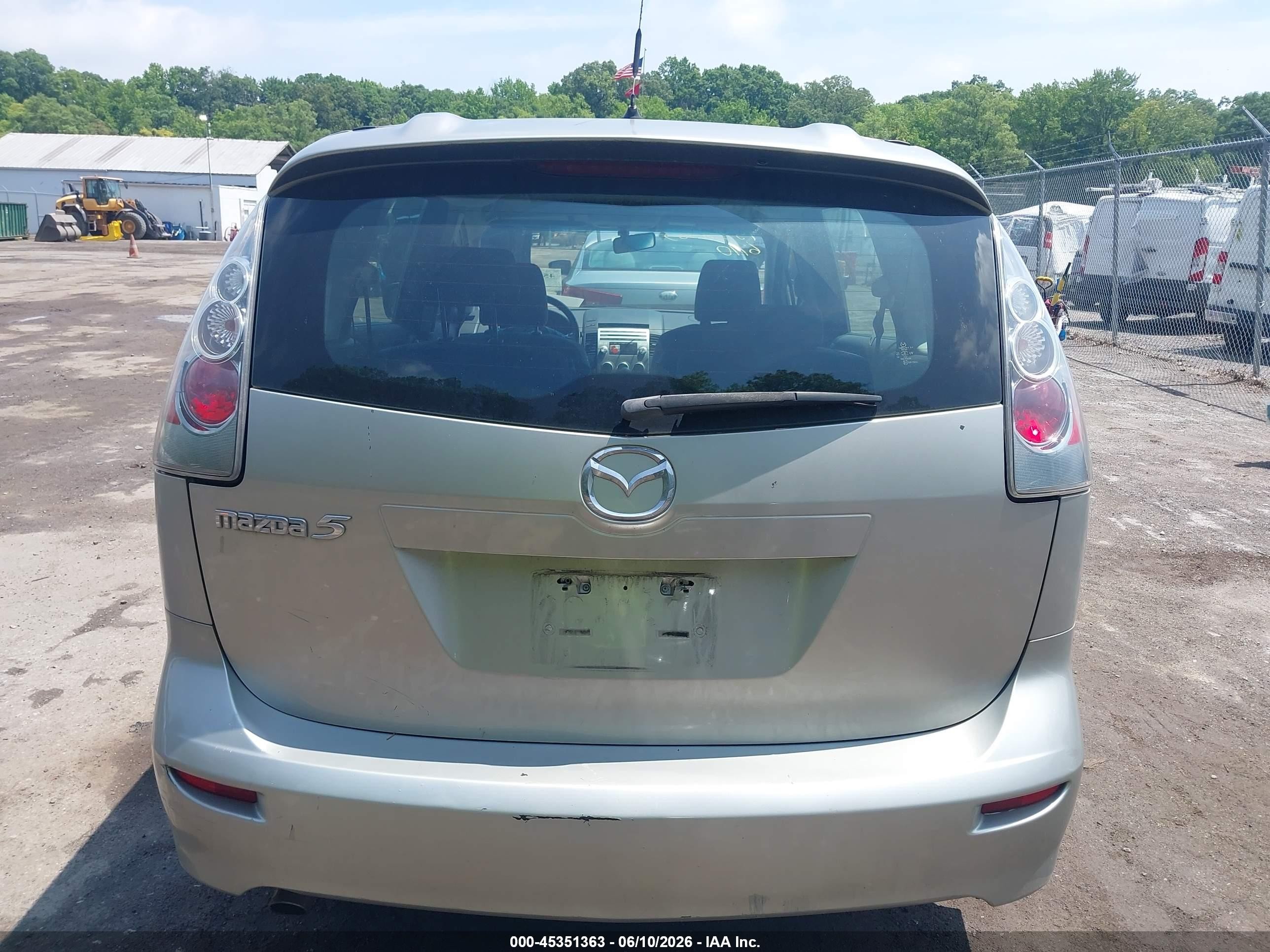 2007 Mazda Mazda5 Touring Silver vin: JM1CR293X70143897