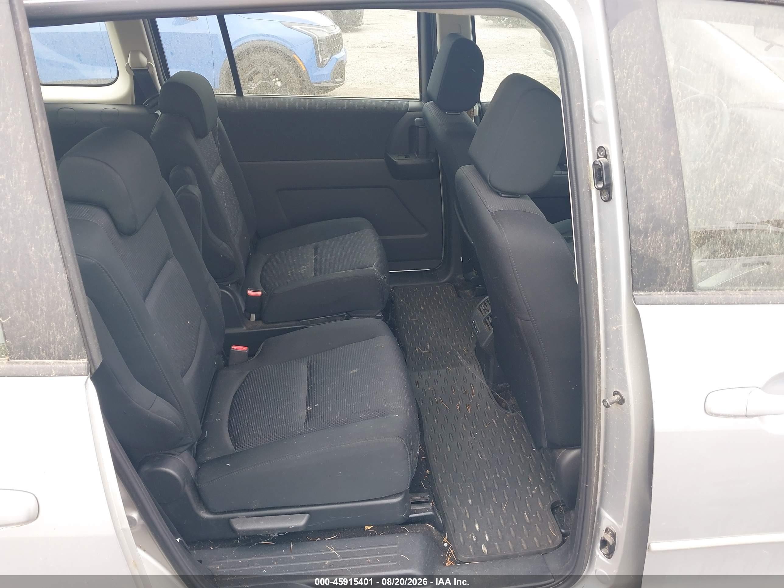 2008 Mazda Mazda5 Sport Серебряный vin: JM1CR29L280324509