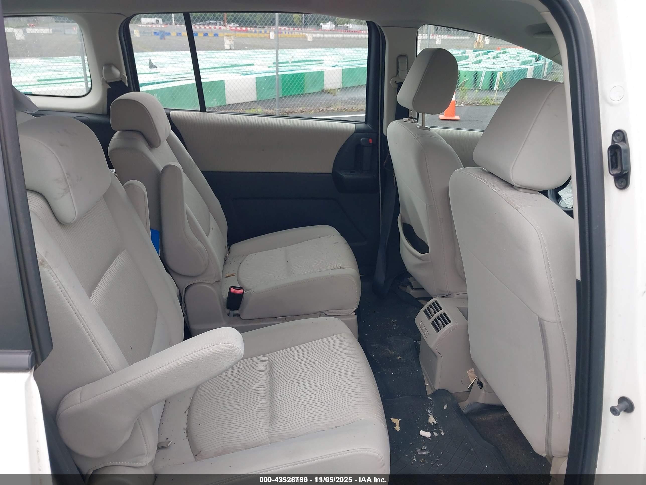 2009 Mazda Mazda5 Sport White vin: JM1CR29L990337369