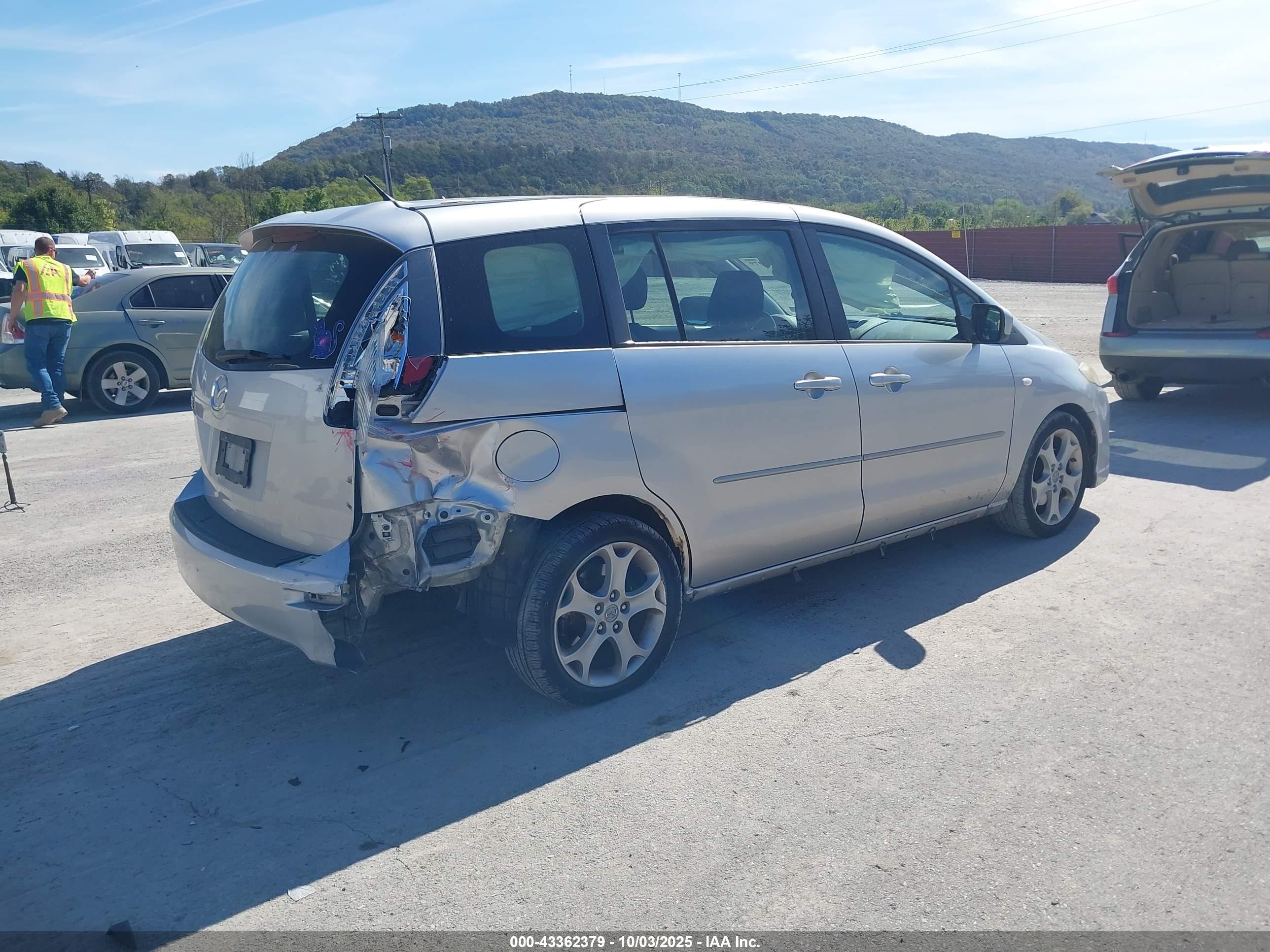 2008 Mazda Mazda5 Touring Silver vin: JM1CR29LX80308624
