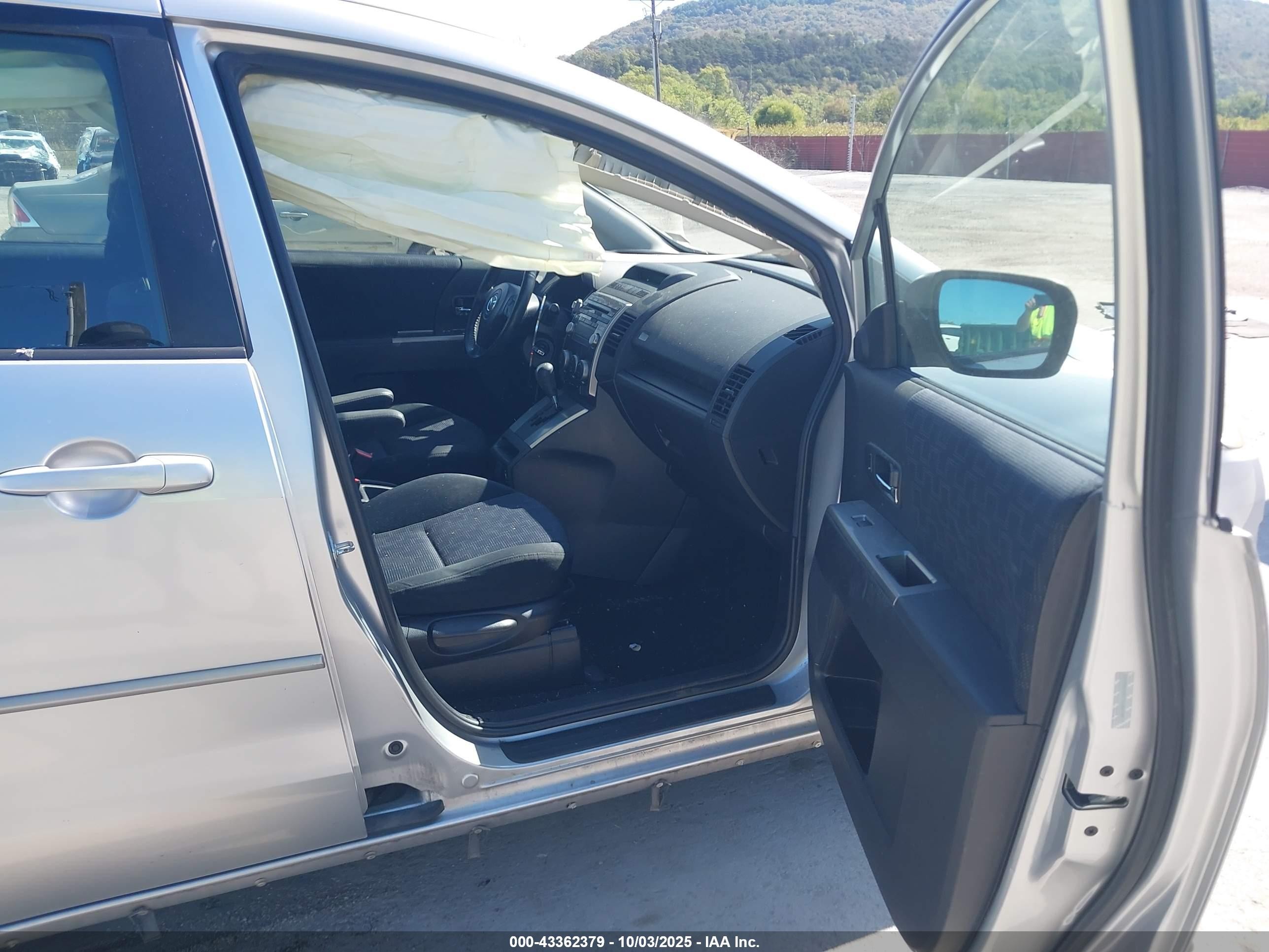 2008 Mazda Mazda5 Touring Silver vin: JM1CR29LX80308624